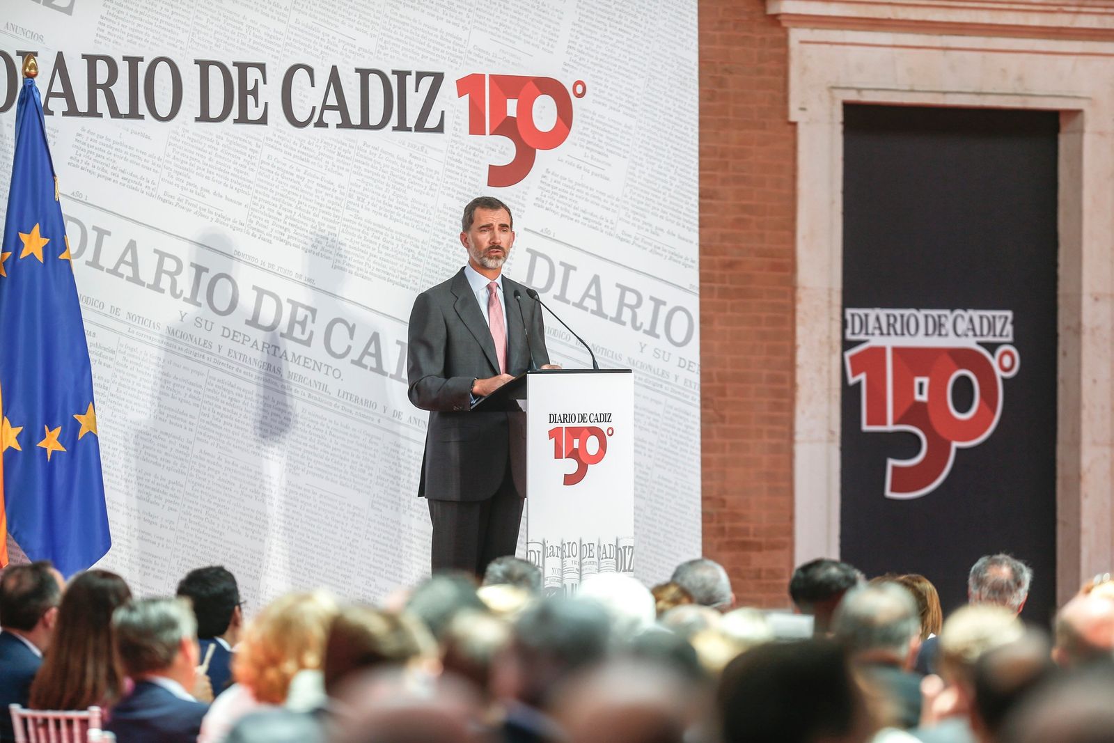 Un momento del discurso de Su Majestad, ayer en la antigua estación de Cádiz.
