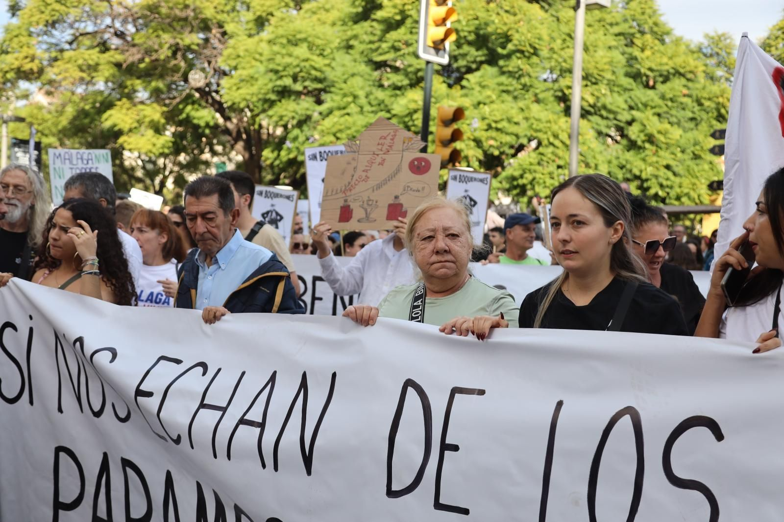 Las fotos de la multitudinaria manifestación por la vivienda en Málaga este 9N
