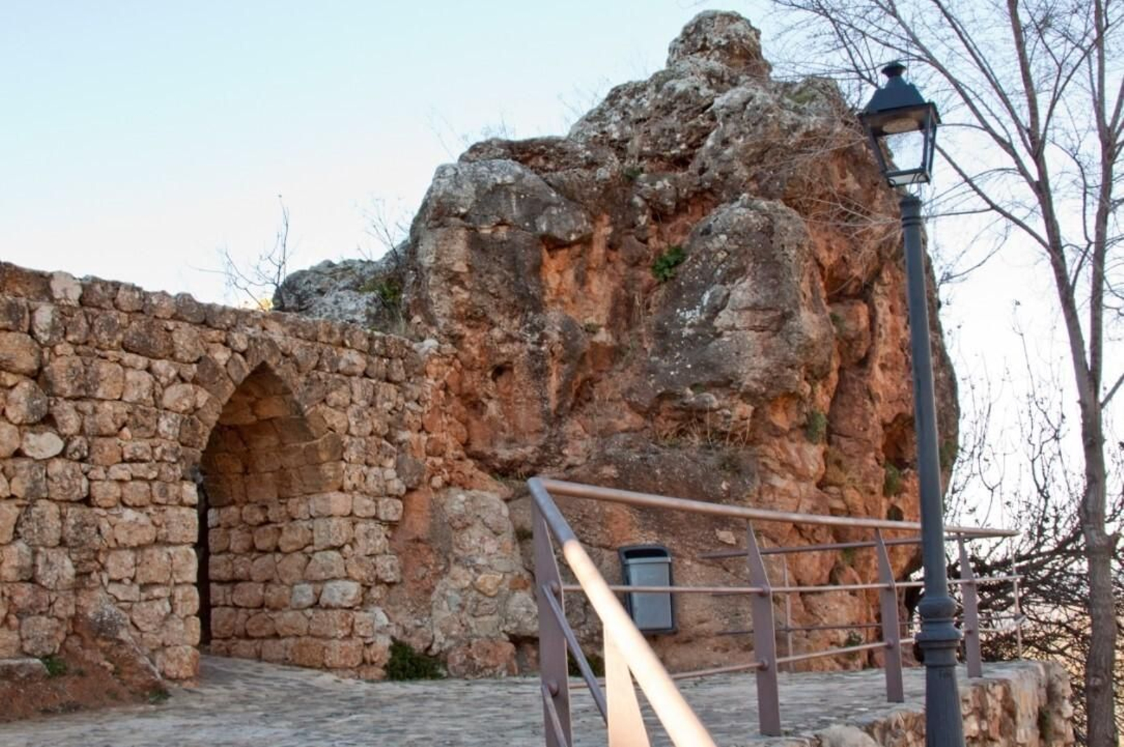 Ruinas del Castillo de Hornos de Segura.