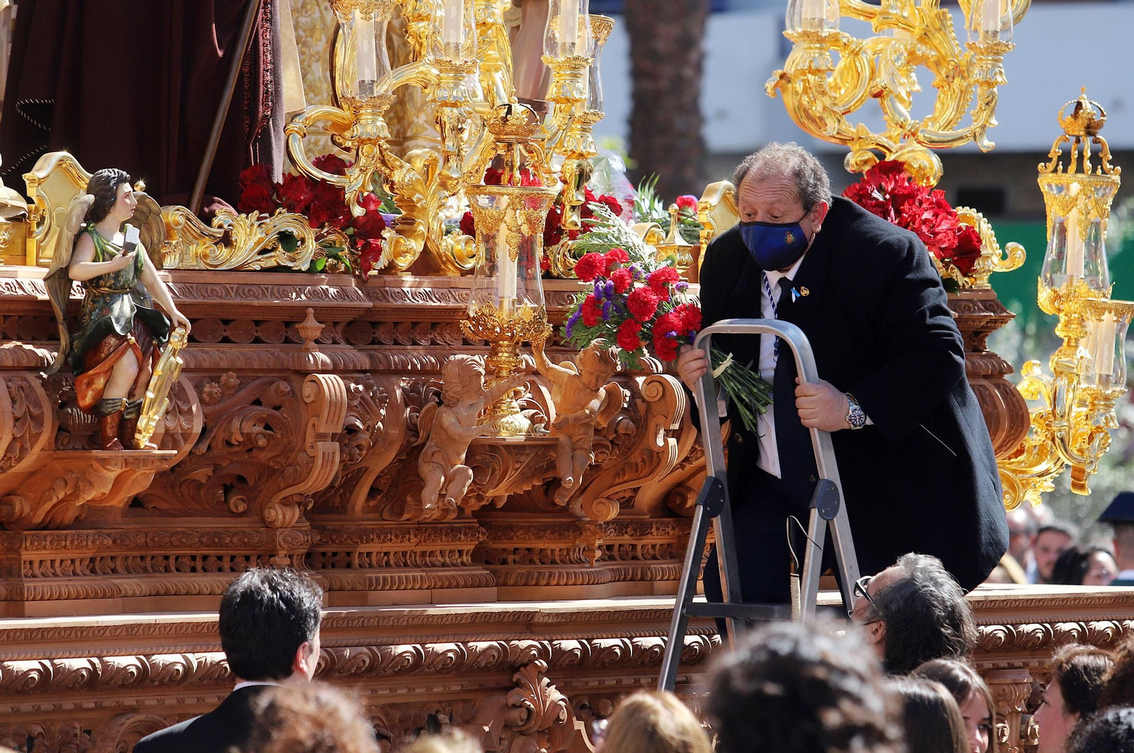 Imágenes de La Victoria en su salida procesional y su recorrido por el Barrio Obrero