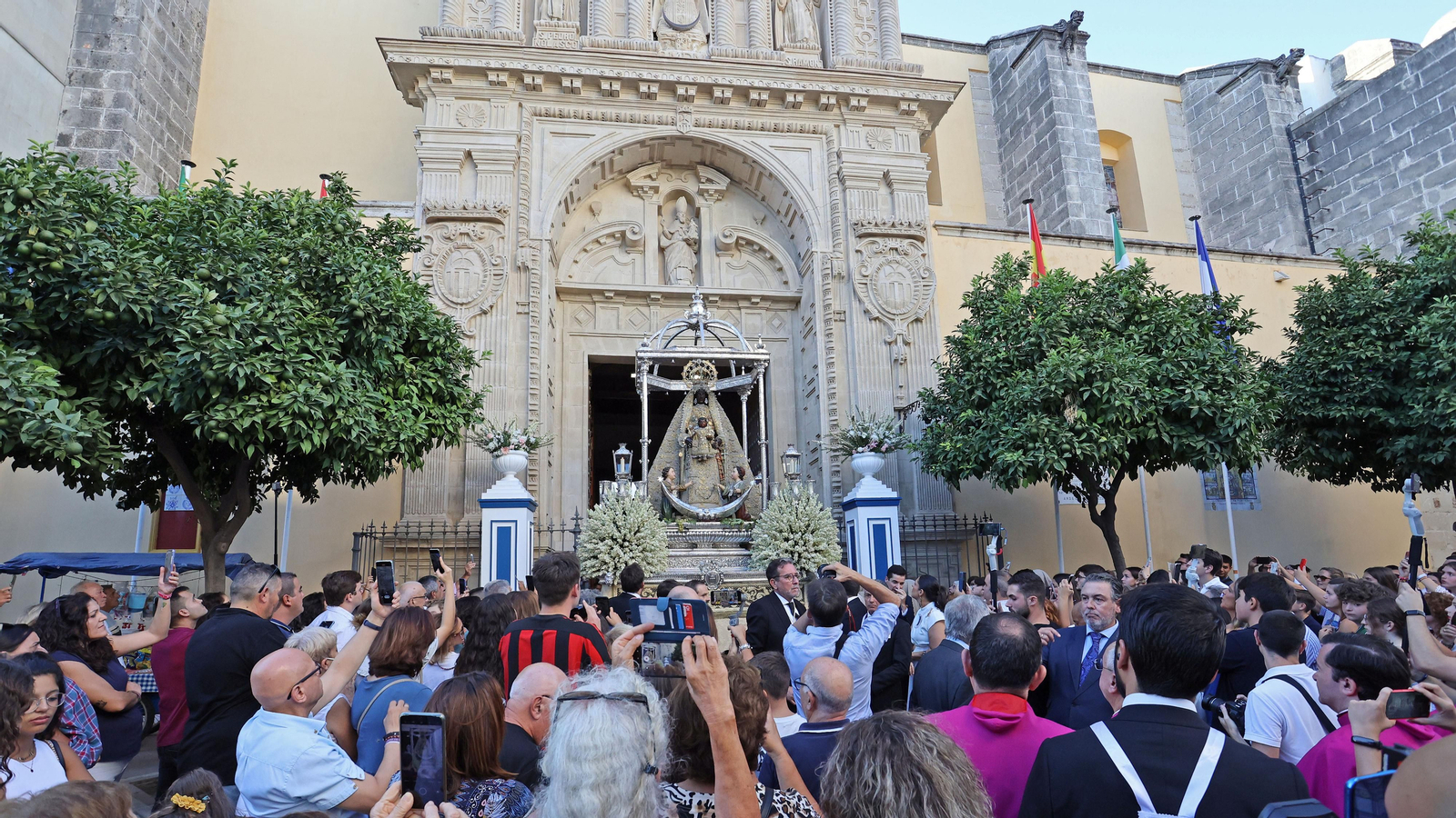 Procesión de la Virgen de la Merced por Jerez