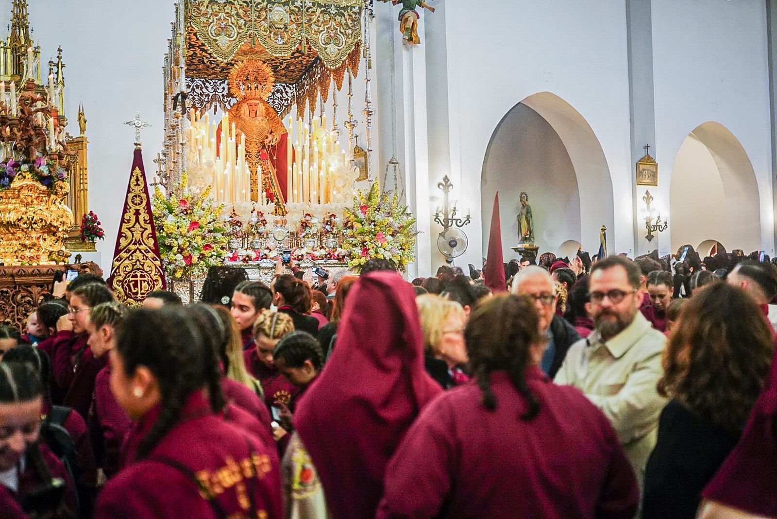 Las mejores fotos del Lunes Santo en Granada