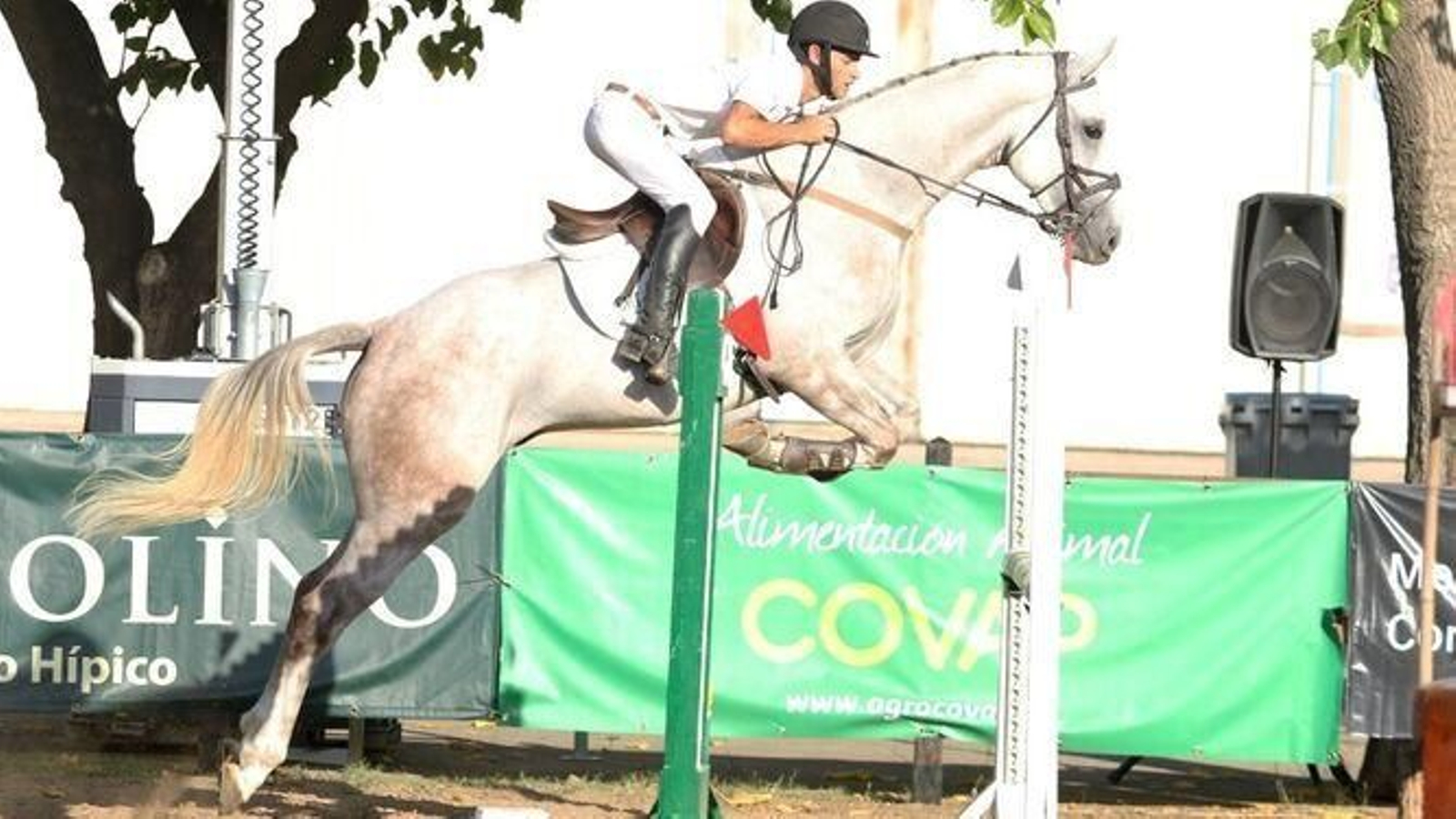 Uno de los saltos en las pruebas del viernes.