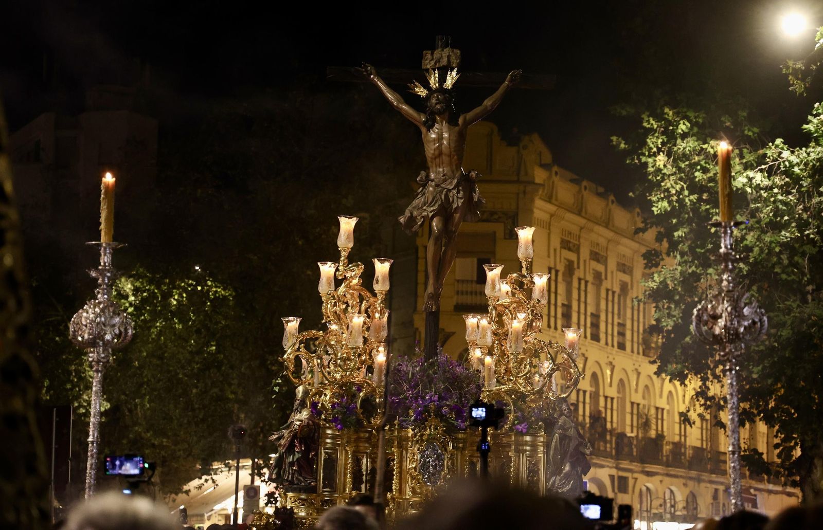 Las imágenes del traslado del Cachorro a la Catedral de Sevilla para la Magna