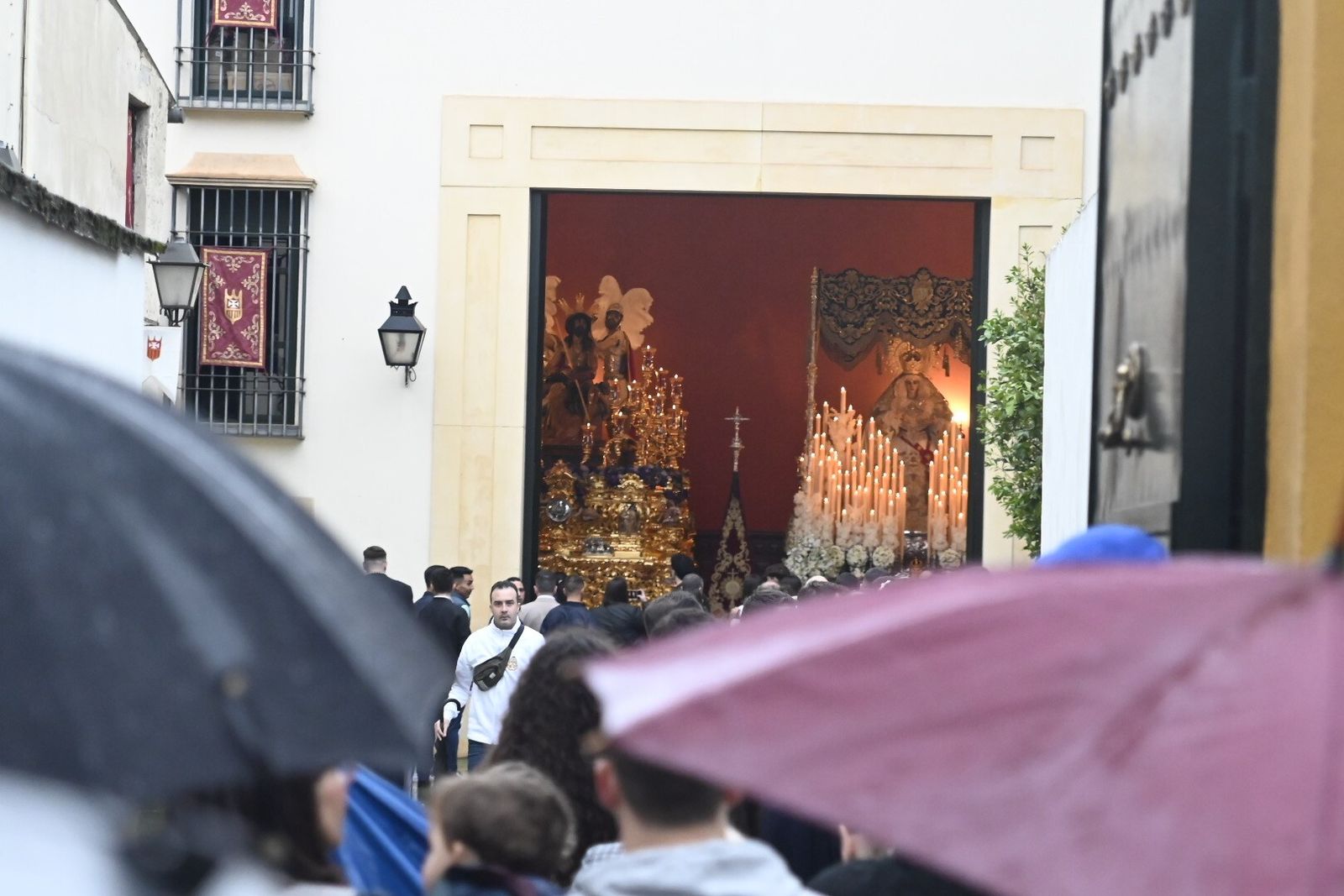 Intimidad en la Merced en este Lunes Santo de Córdoba, en imágenes
