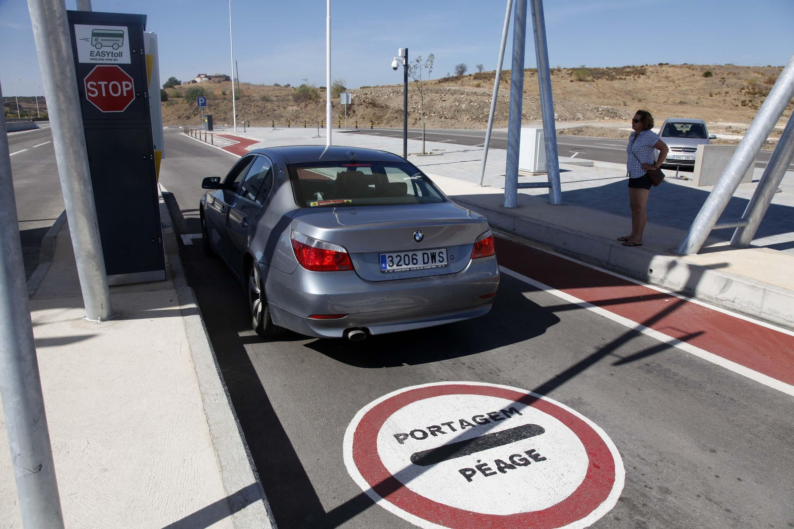 Imagen del peaje de la autovía del Algarve normalmente colapsado por el sistema de pago.