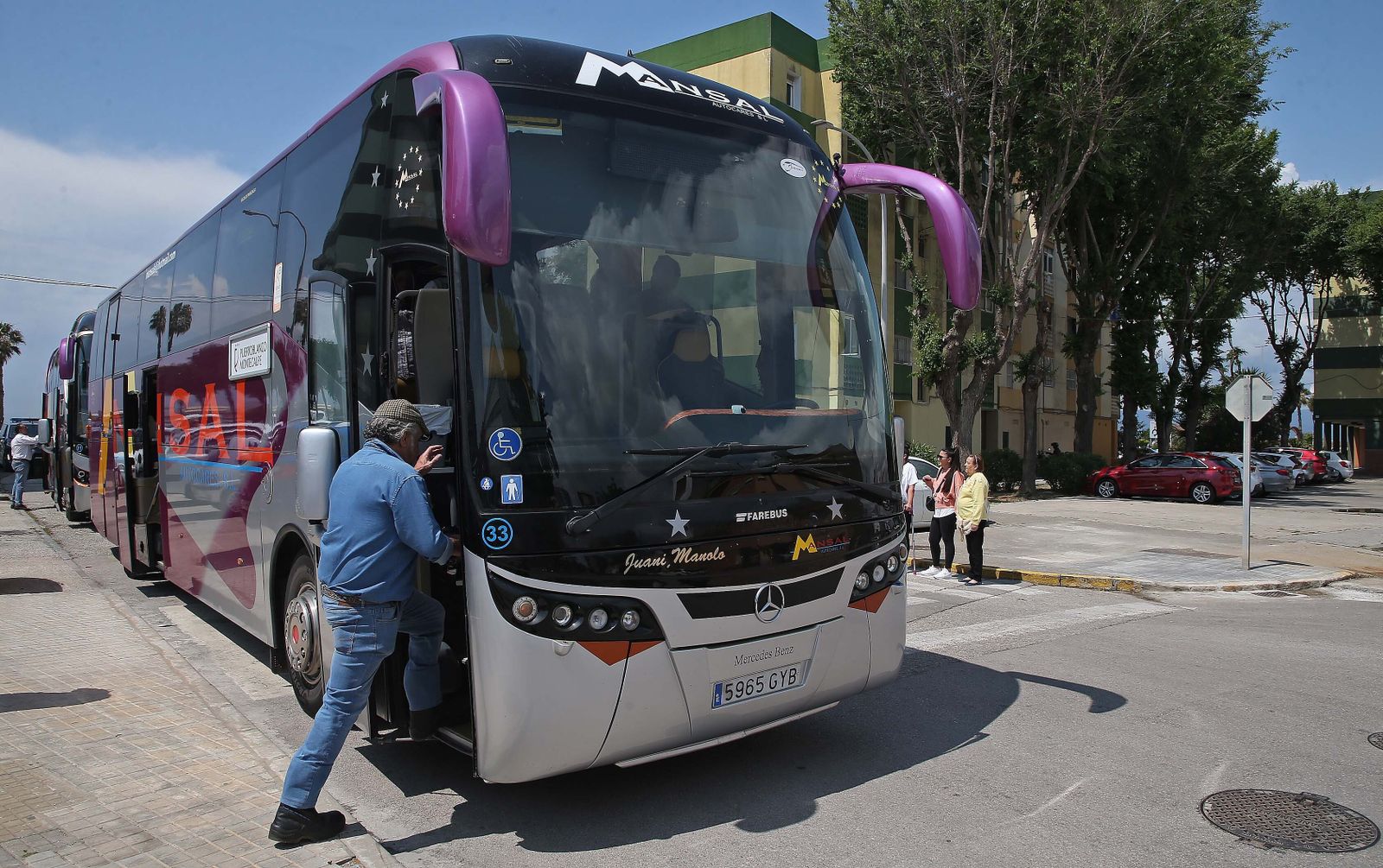 El inicio de la peregrinación hacia Almonte de la Hermandad del Rocío de La Línea en imágenes