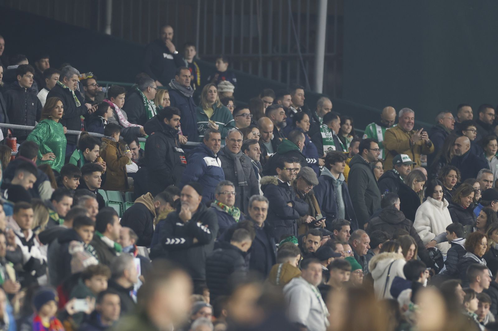 Búscate en las fotos del Betis-Barcelona