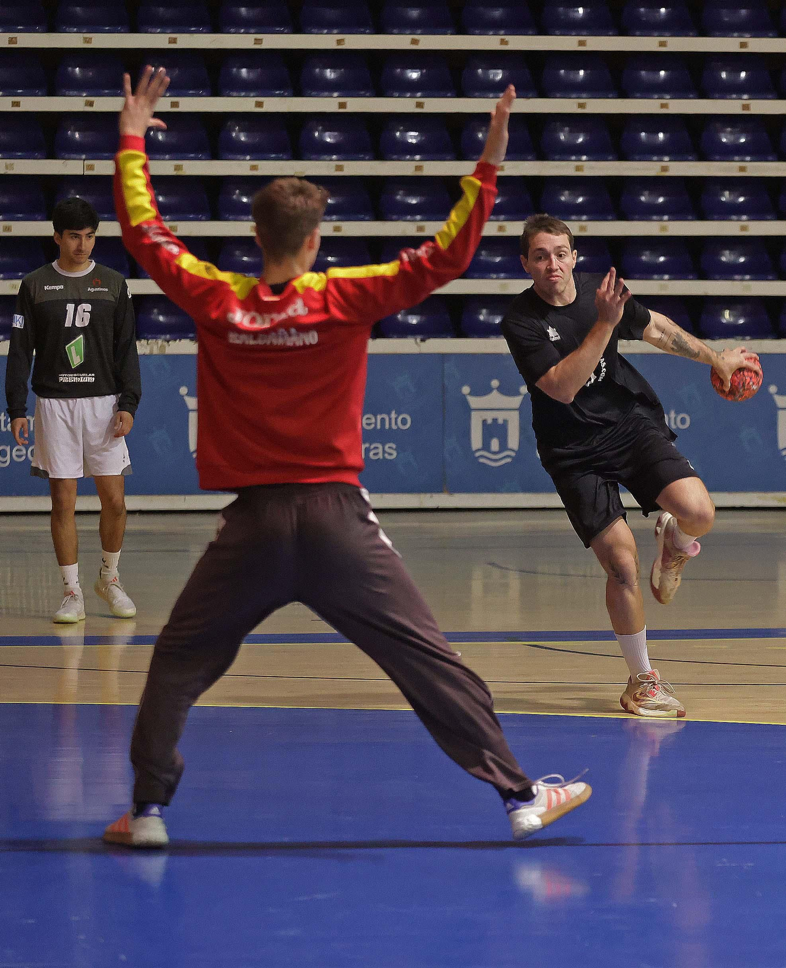 Fotos del entrenamiento del Balonmano Ciudad de Algeciras