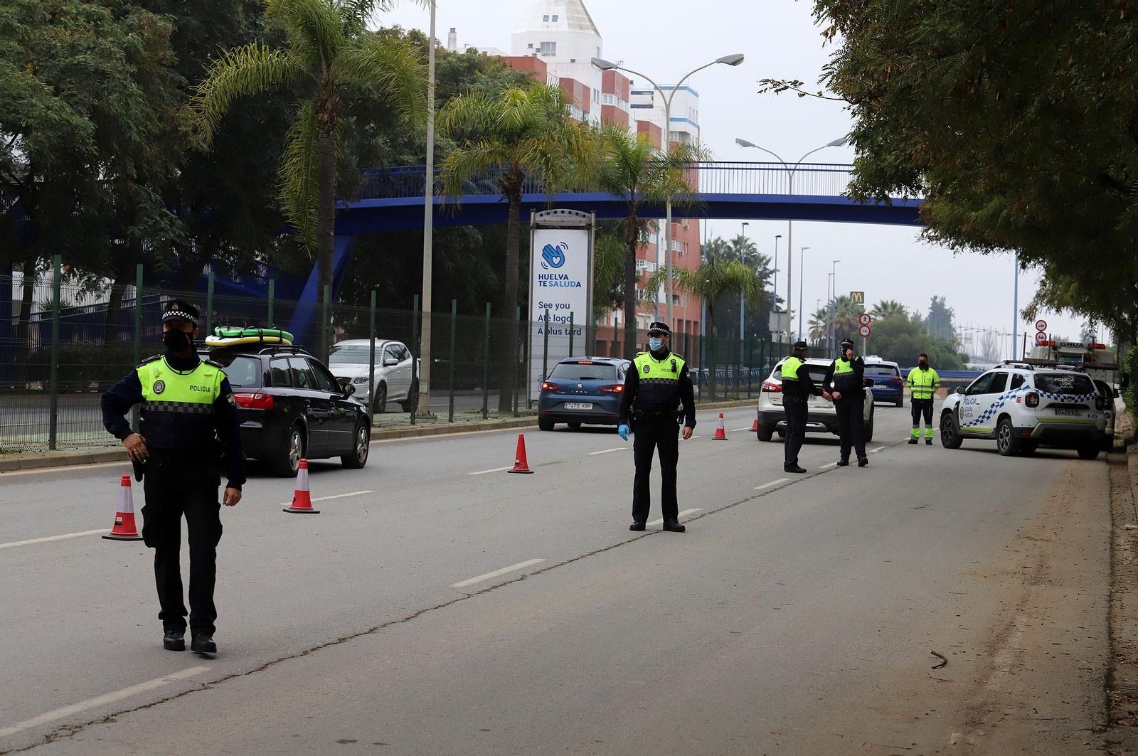 Imágenes del control de la Policía Local en la avenida Costa de la Luz
