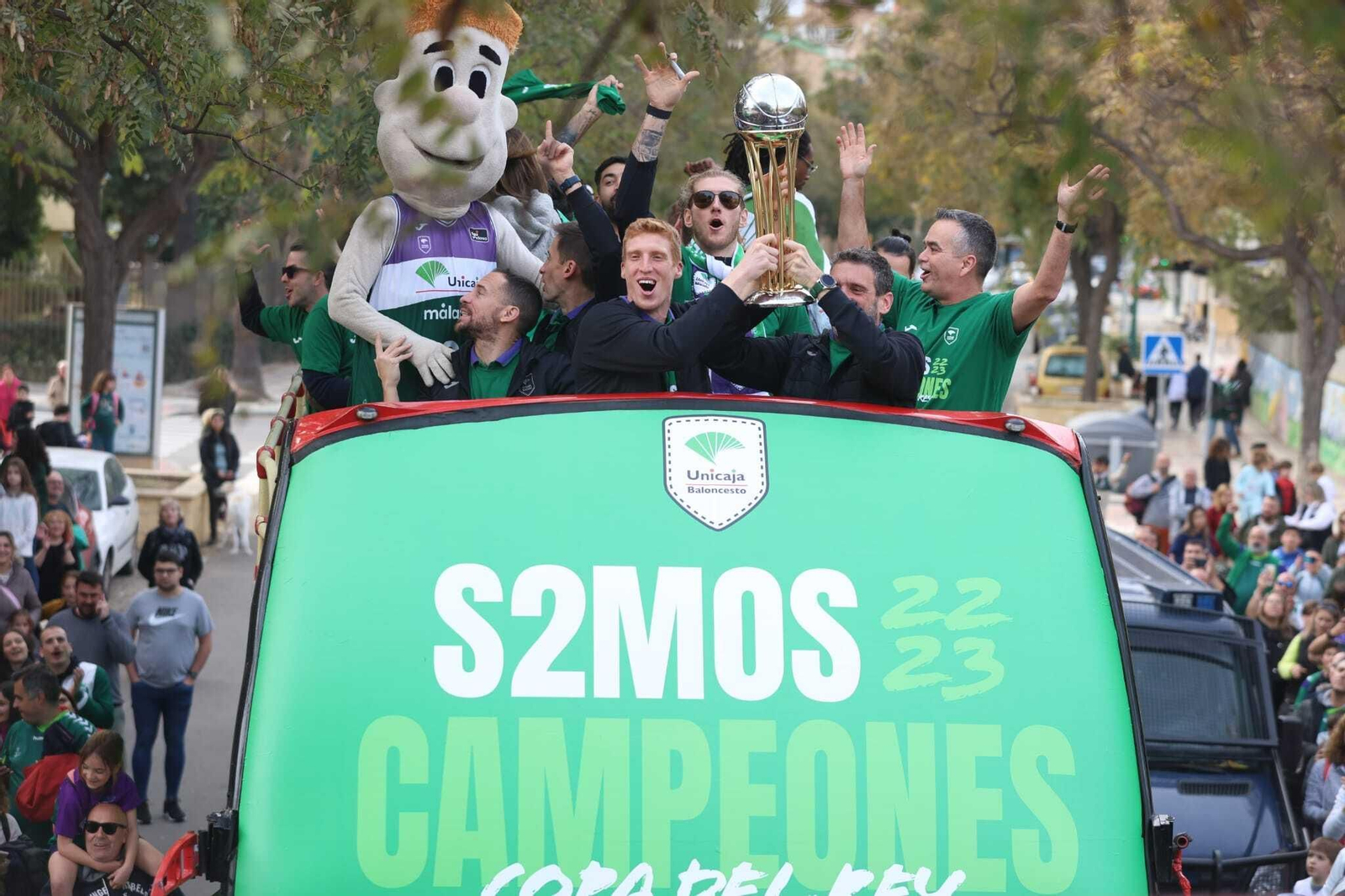 El Unicaja ofrece el título a Málaga, en fotos