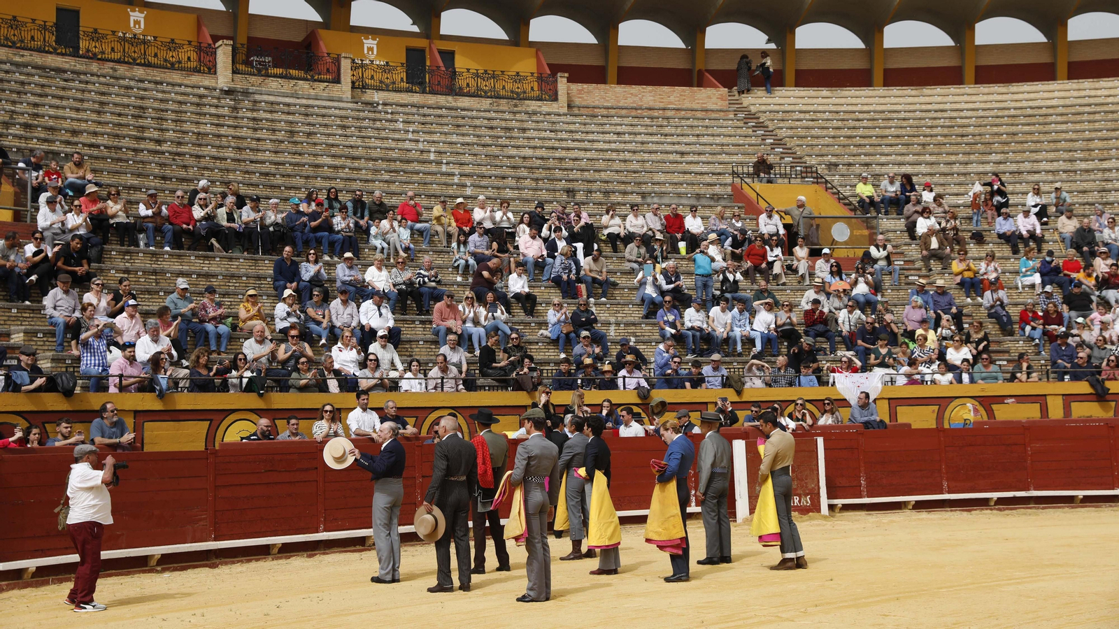 La clase magistral de tauromaquia organizada por Miguelete, en imágenes