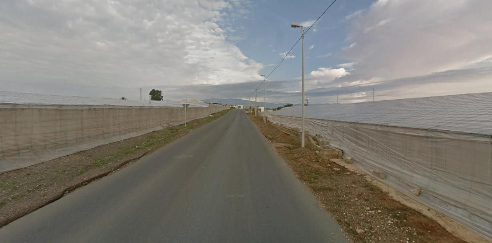 El accidente se ha registrado en la AL-3304 de Vícar