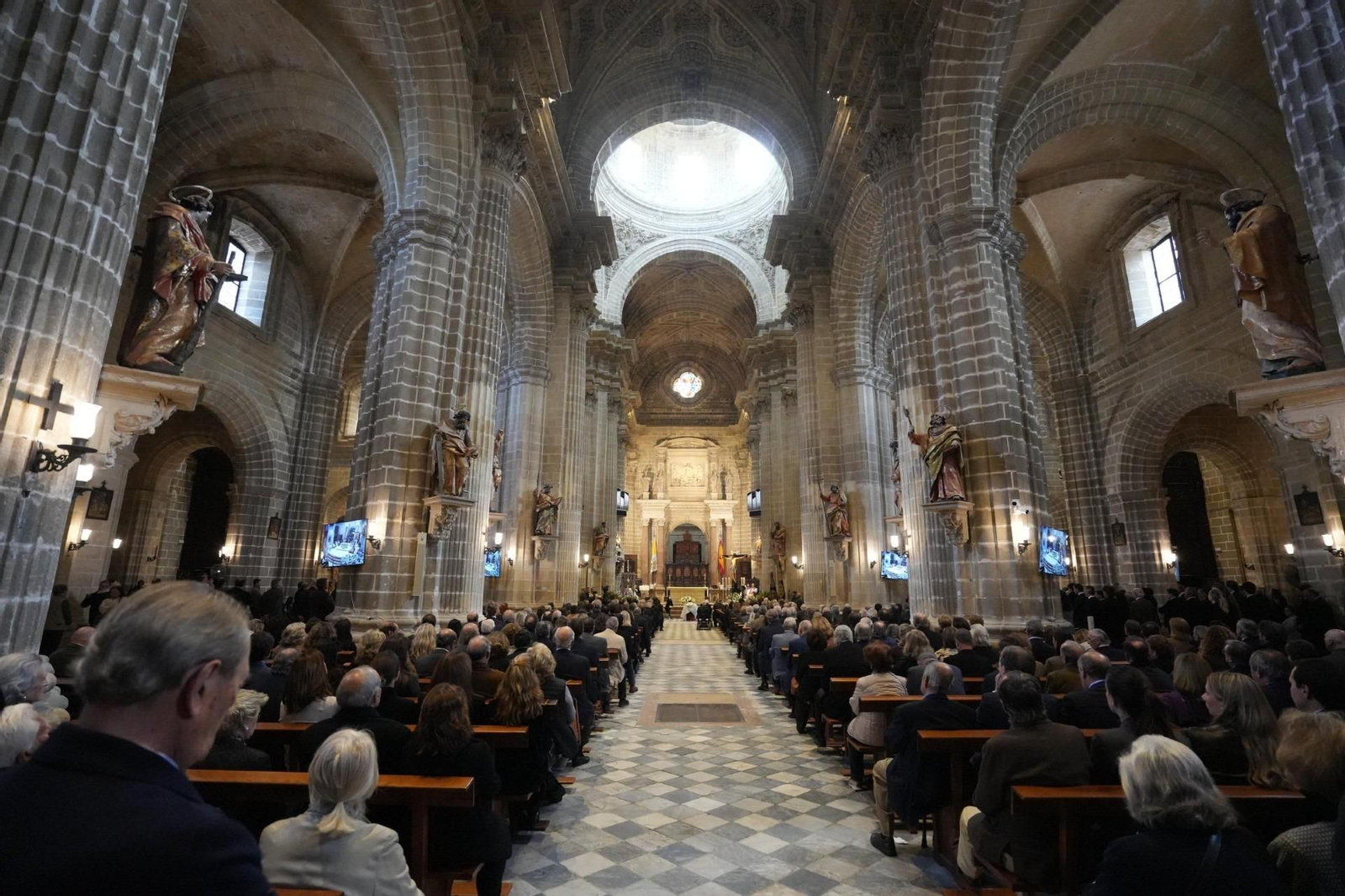 La Catedral de Jerez, durante la misa funeral por Álvaro Domecq