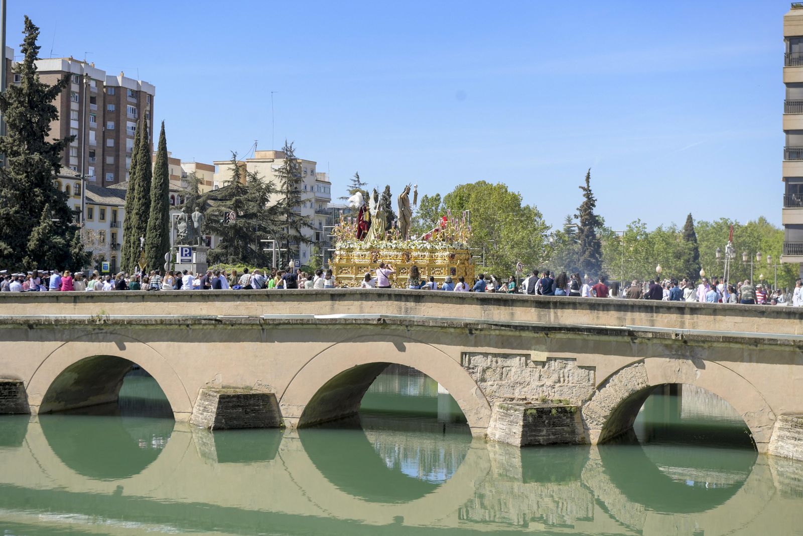Imágenes del Domingo Santo en Granada