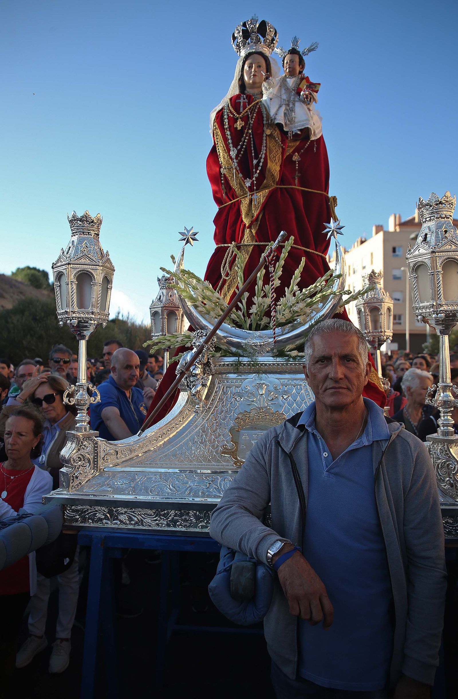 El regreso a su templo de la Virgen de la Luz de Tarifa, en imágenes