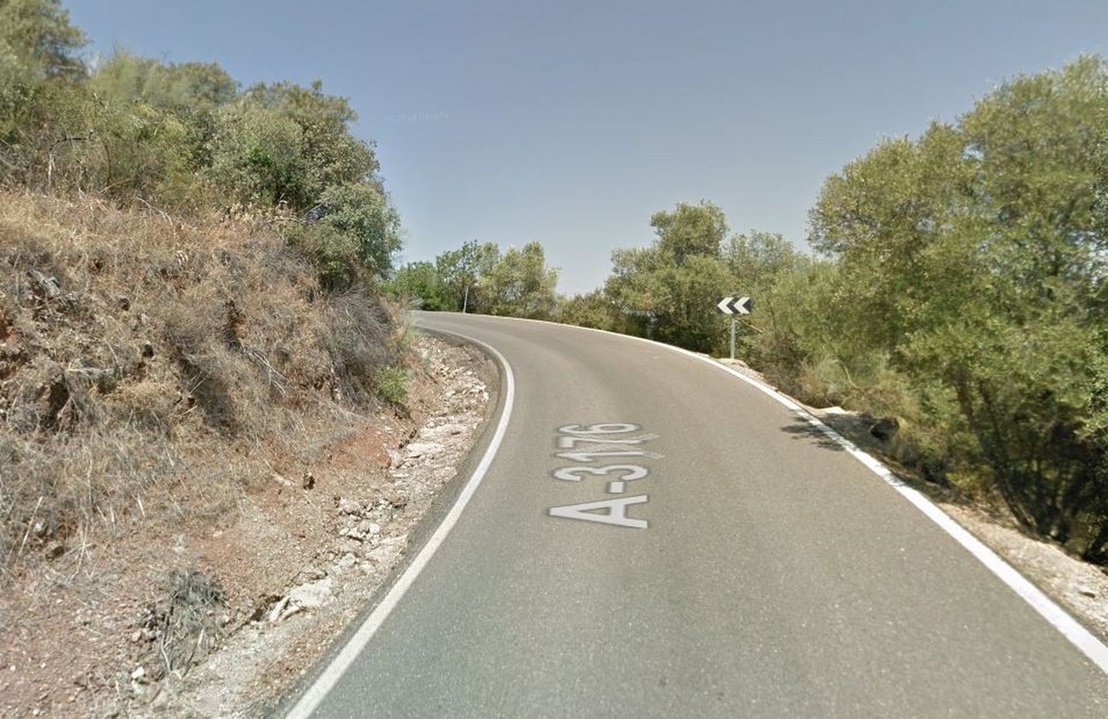 Una curva en la A- 3176 en Obejo.