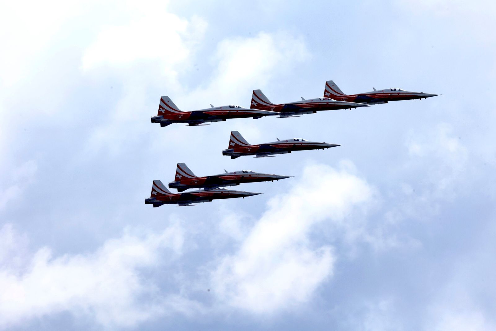 Exhibiciones en la jornada inaugural del Festival Aéreo de Torre del Mar