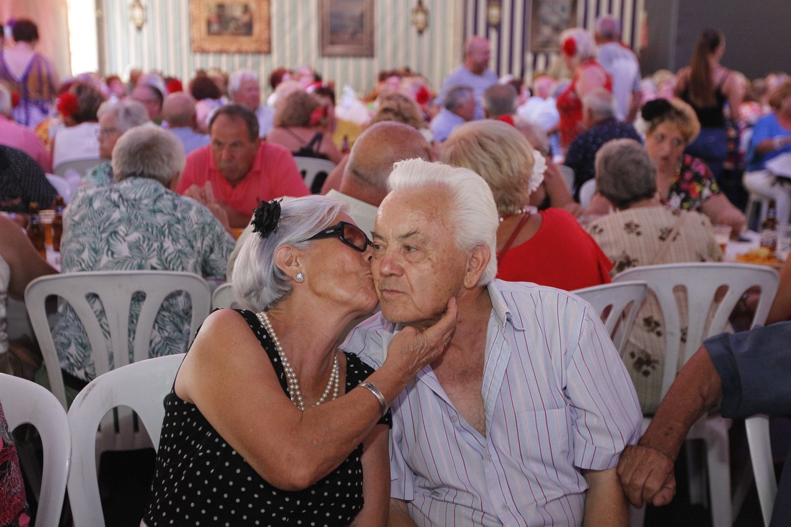 Fotogalería comida homenaje a los mayores. Feria de Almería 2019