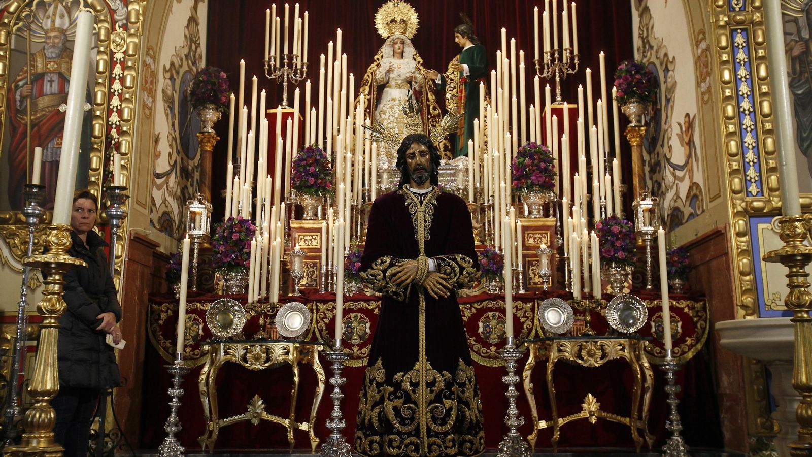Jesús Cautivo y la Virgen de las Mercedes en el interior de la Iglesia de Santa Genoveva.