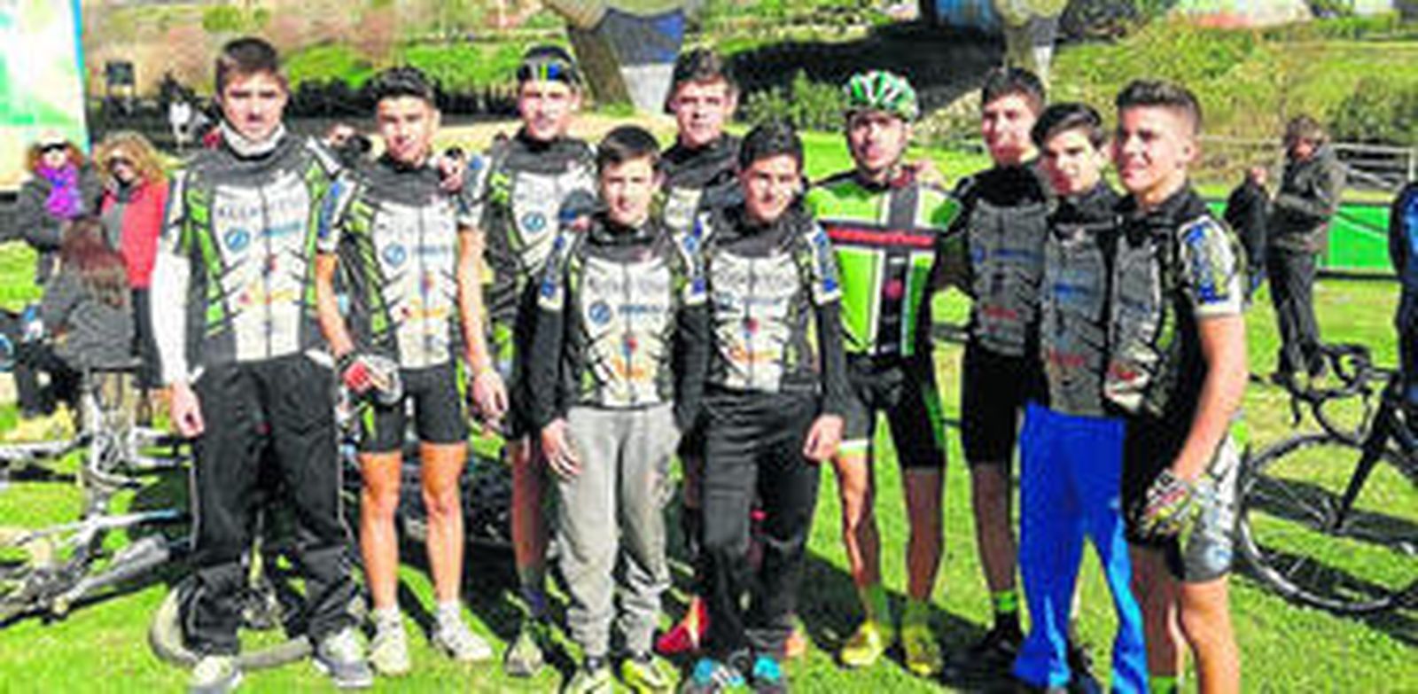 Los representantes onubenses dejaron alto el pabellón en la primera cita del Open de Andalucía 2015.