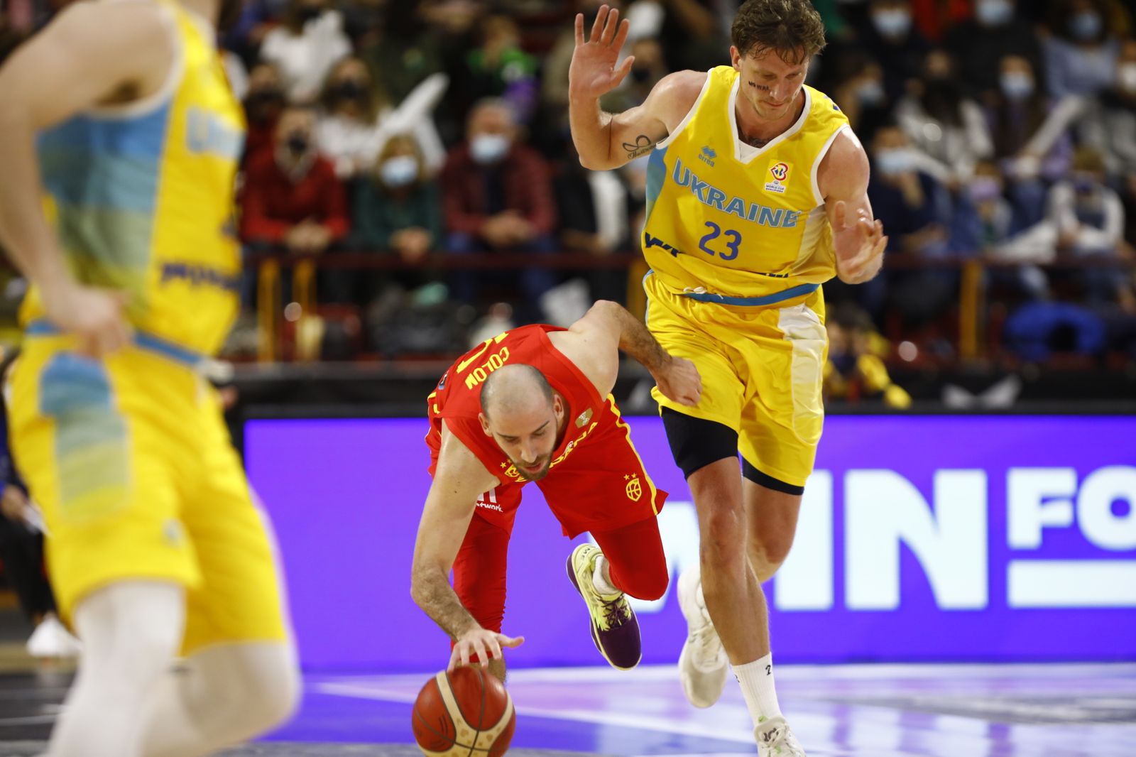 Las imágenes del emotivo encuentro entre España y Ucrania en Córdoba