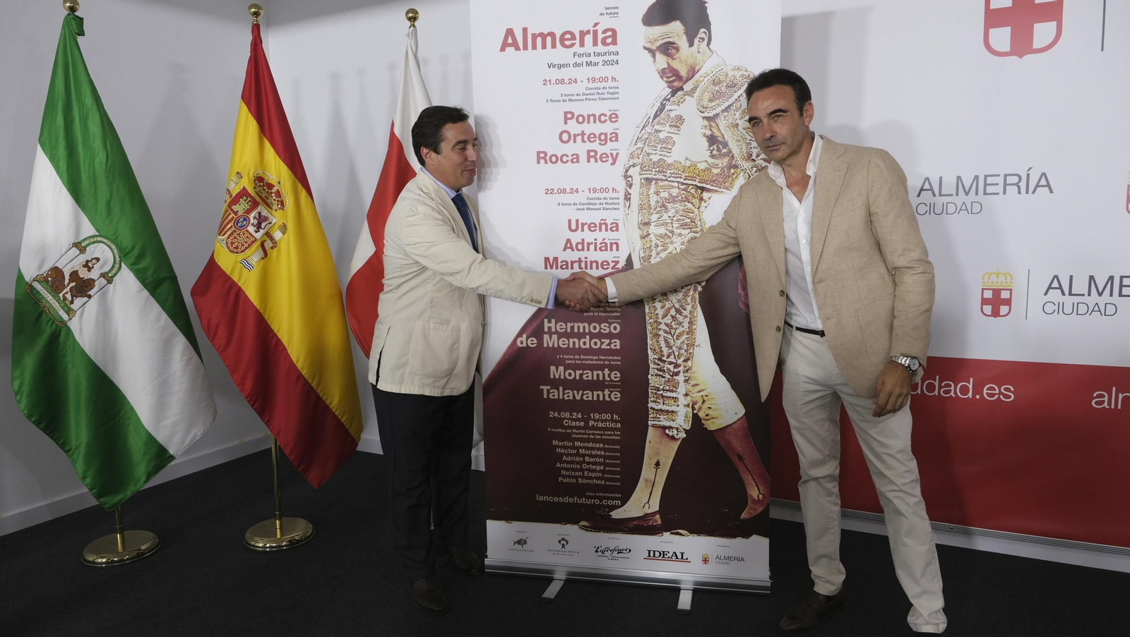 Presentación de la Feria taurina de Almería con Enrique Ponce en su despedida, en imágenes