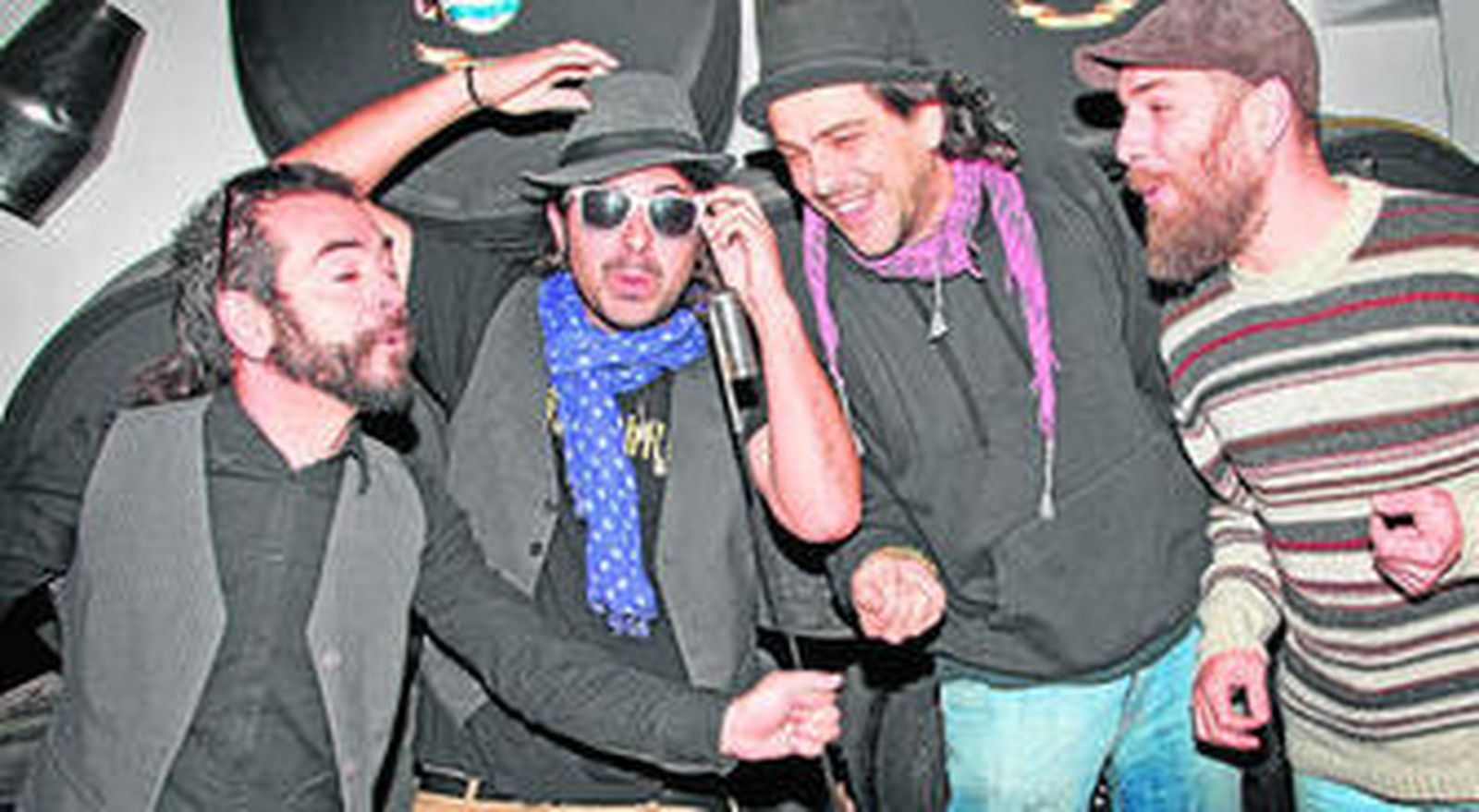 José Crespo (El grillo de Cuartillos), Kiko 'Tiburón', Pepe Chilla y Fede Collado (Dj DiVinoFino), en la trastienda del estudio La Bodega.