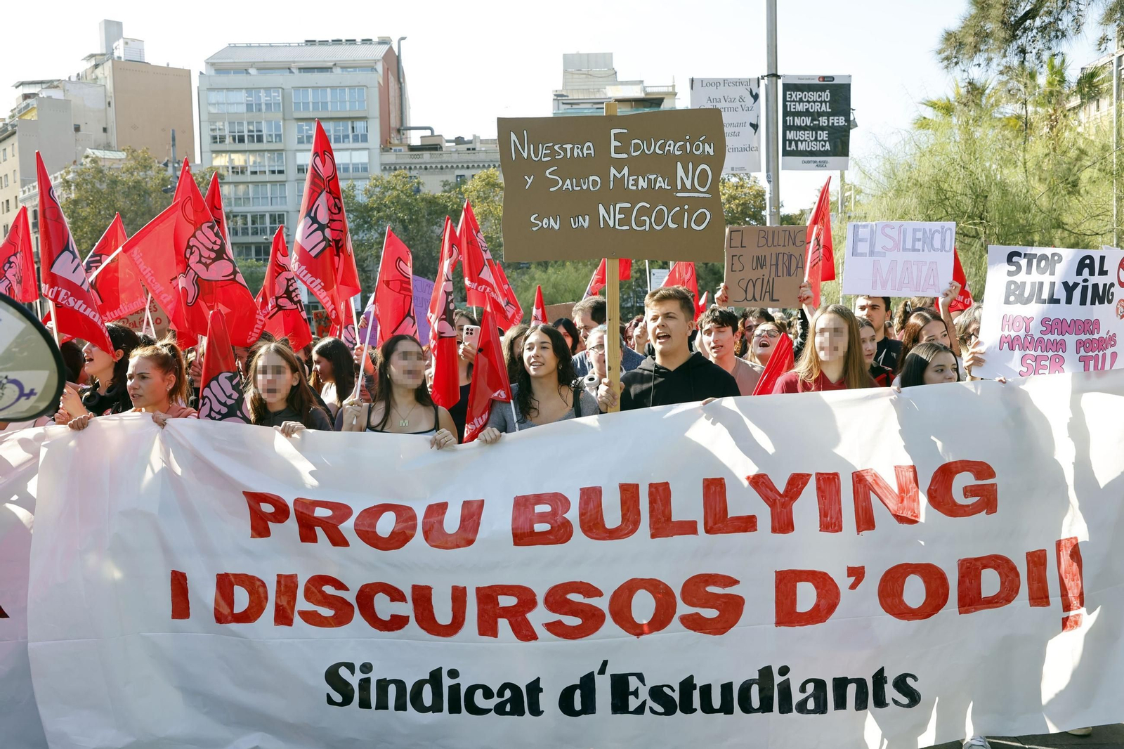Las manifestaciones estudiantiles alzan su voz contra el 'bullying' a lo largo y ancho de España