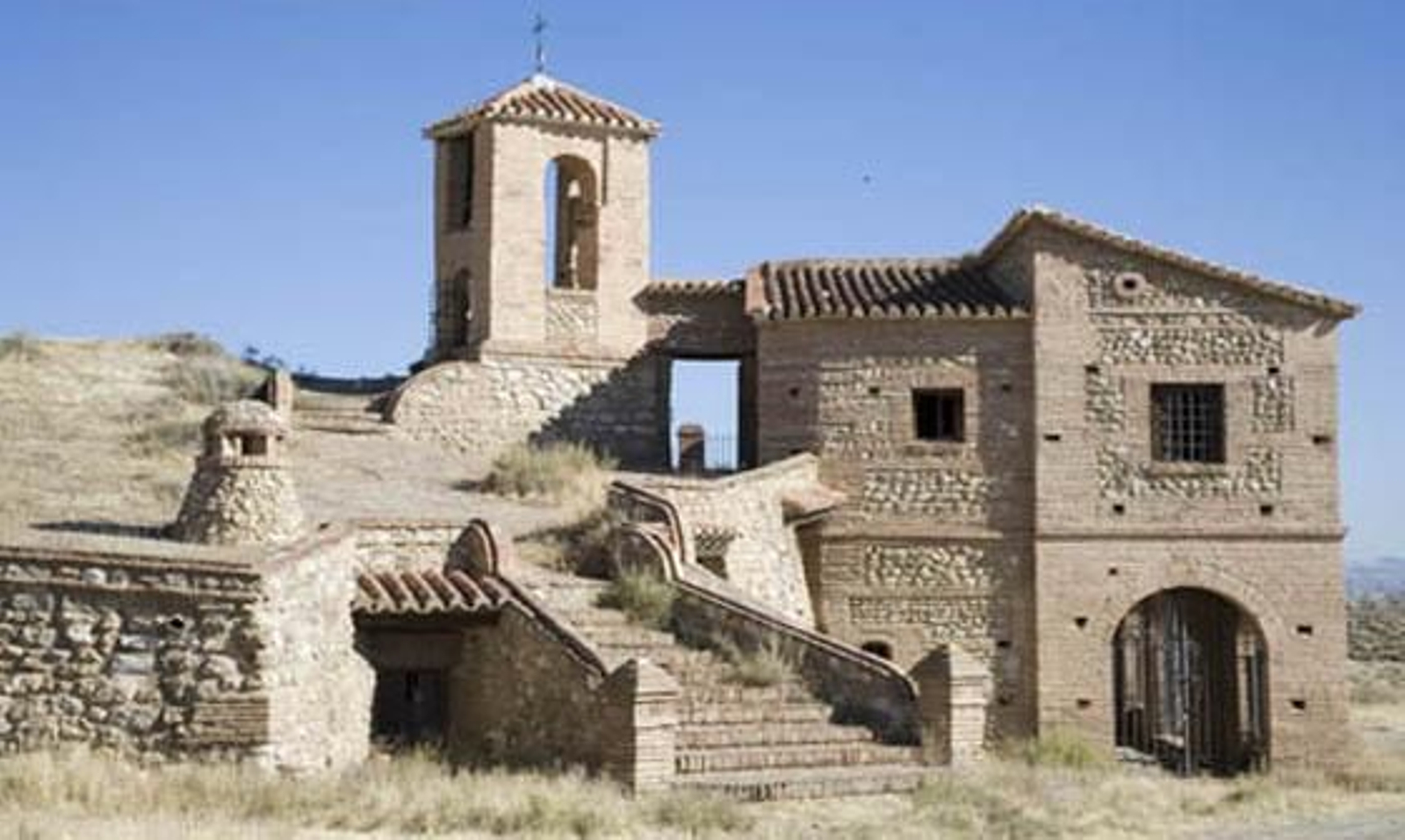 Ayuntamiento de Benalúa de Guadix. Paisaje. Ermita de San Torcuato.