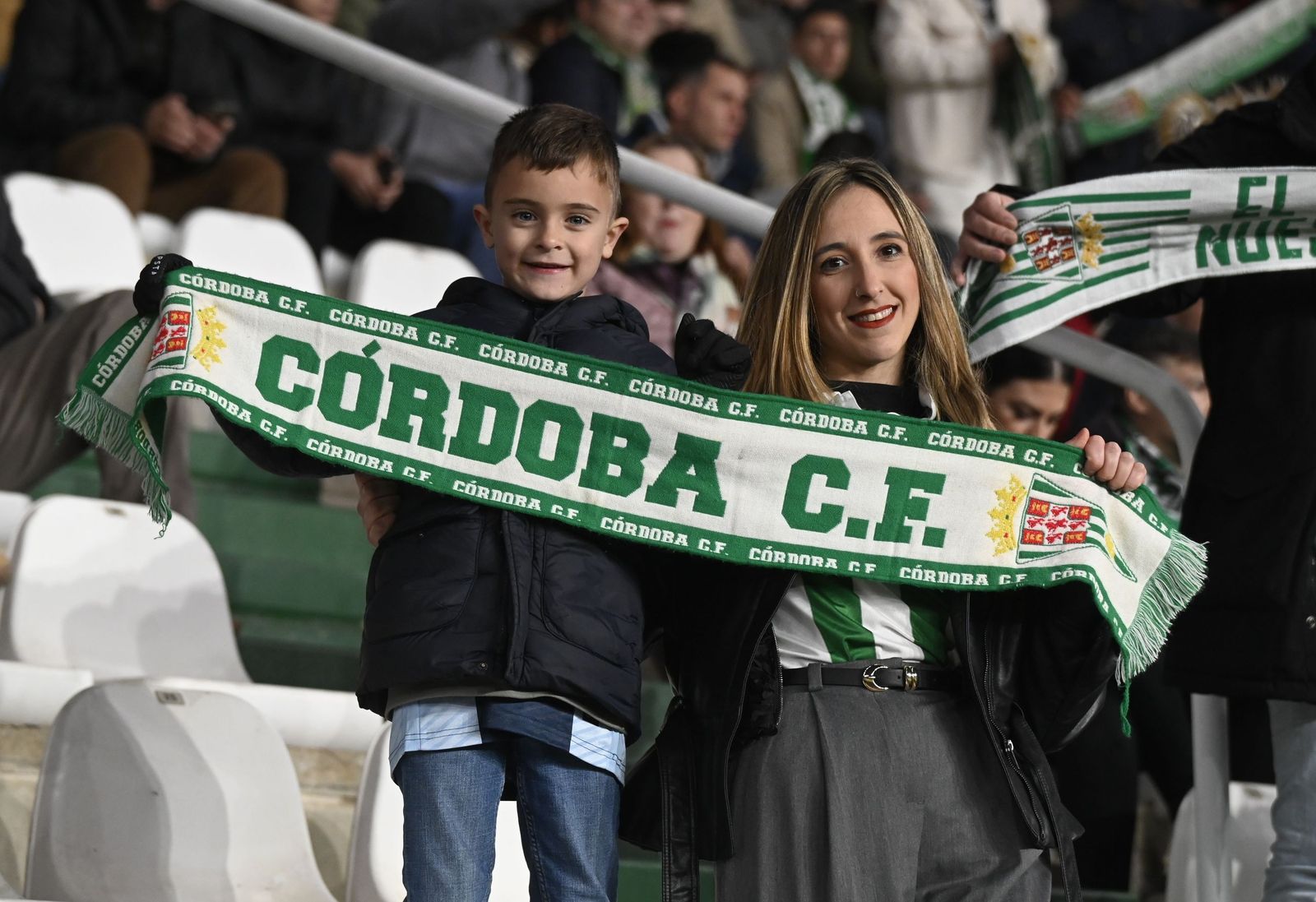 Las fotos del espectacular ambiente en El Arcángel en el derbi andaluz entre Córdoba CF y Málaga