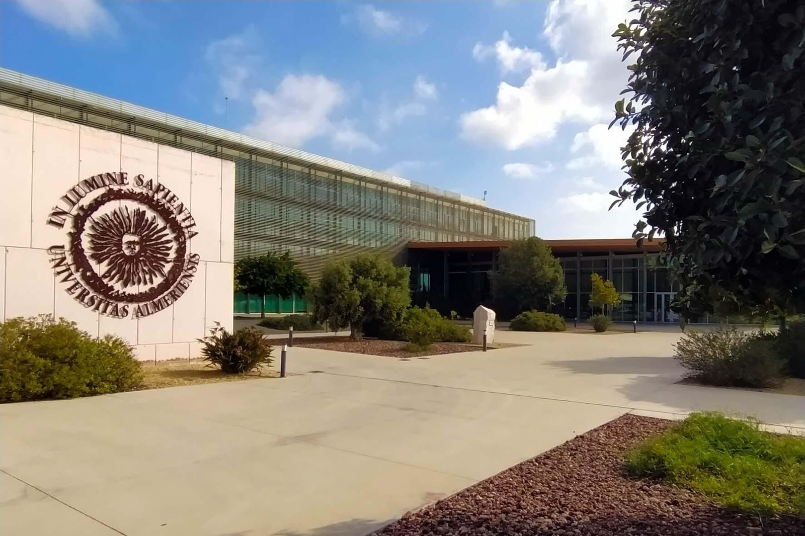 La UAL aprueba su plan de desescalada con medidas higiénicas transitorias y apertura de servicios