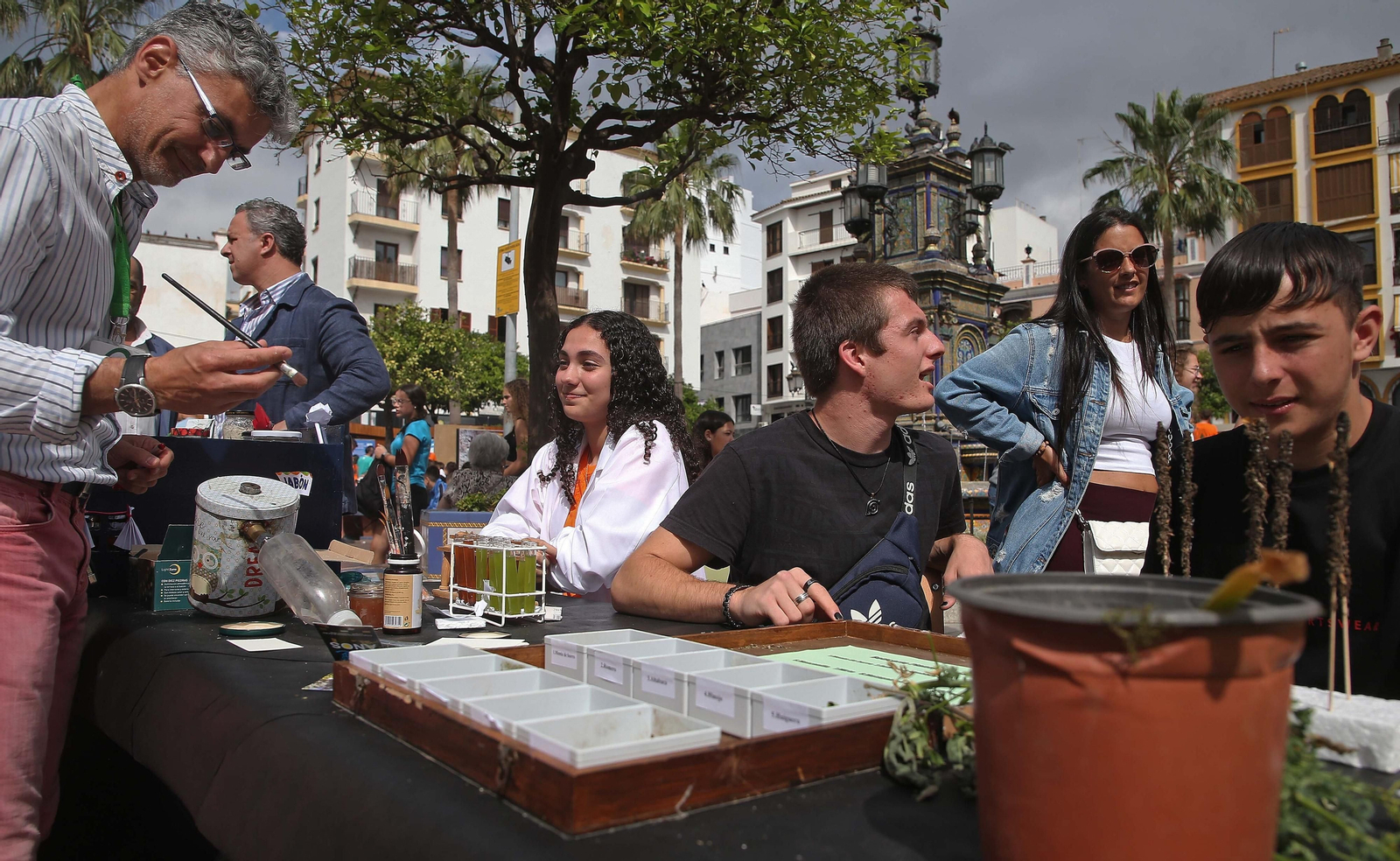 Fotos de la primera jornada de Diverciencia 2023 en Algeciras