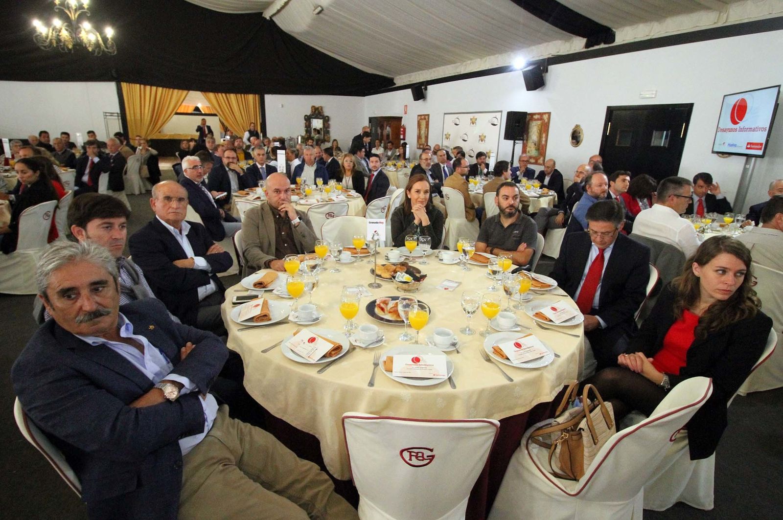 Imágenes del Desayuno Informativo del Grupo Joly con Javier Targhetta