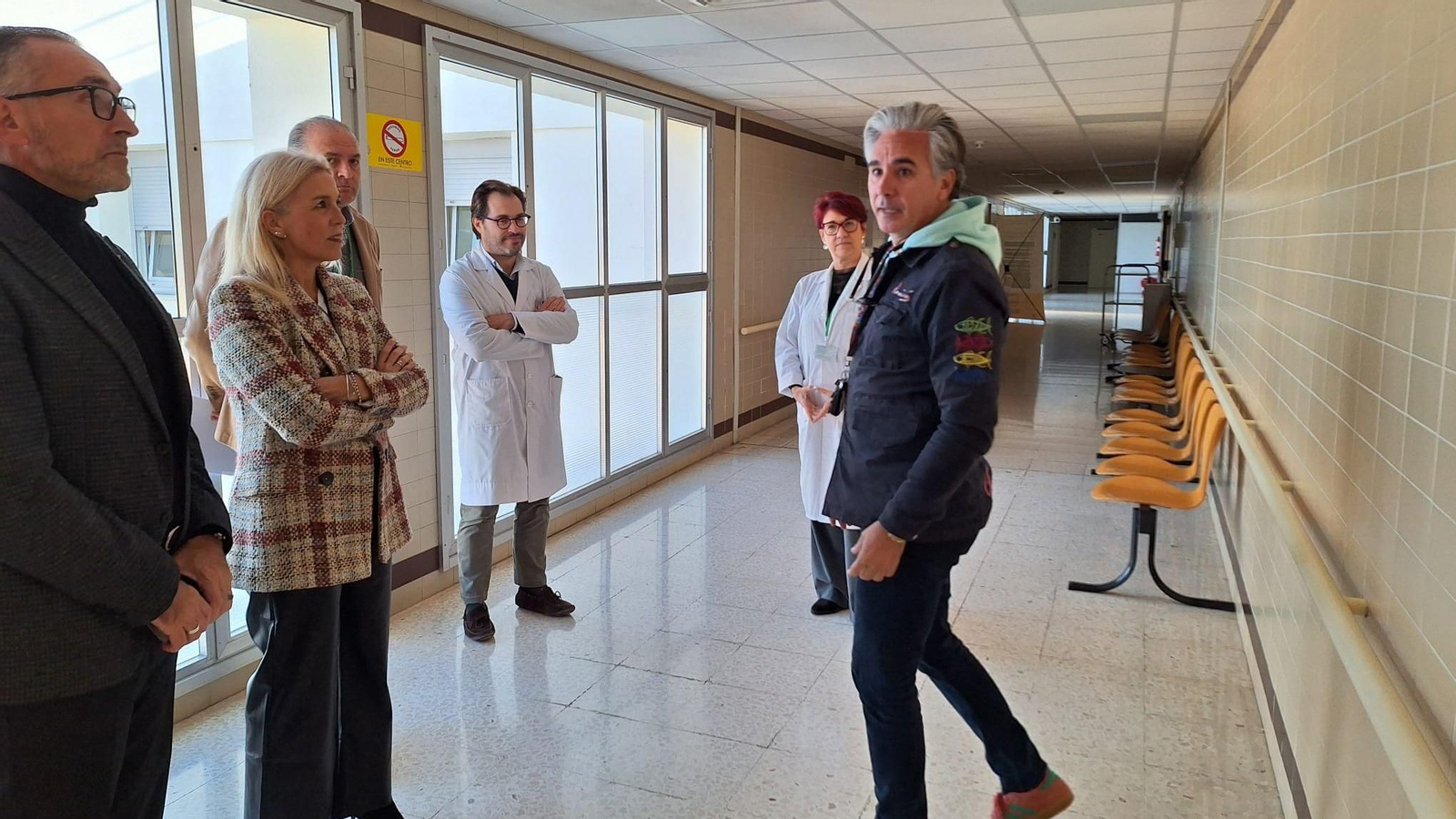 Eva Pajares, Fernando Quirós, Tomás Sampalo, Lourdes García, Jesús Corral y José María Mateos, en el Hospital.