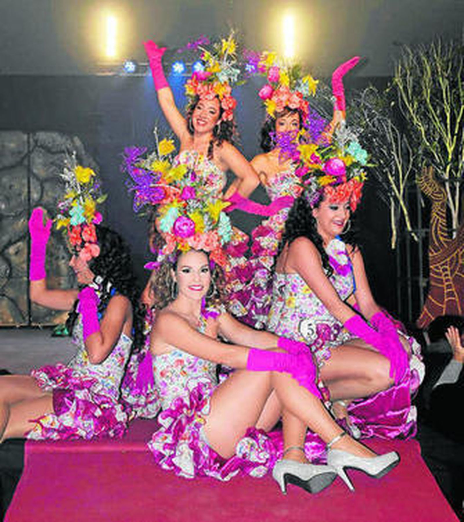 Varias de las aspirantes a Reina de Carnaval de Ayamonte.