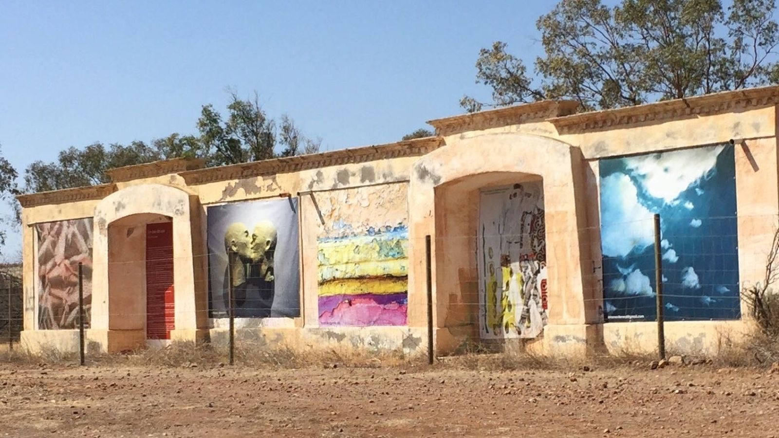 El año pasado se ubicaron varias obras en el poblado minero de Rodalquilar.