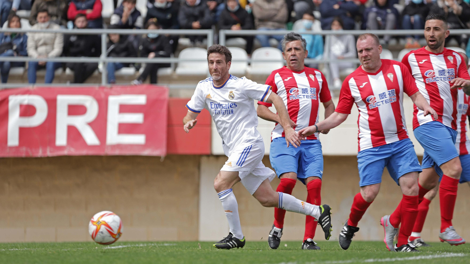 La mejores fotos del Algeciras - Real Madrid veteranos