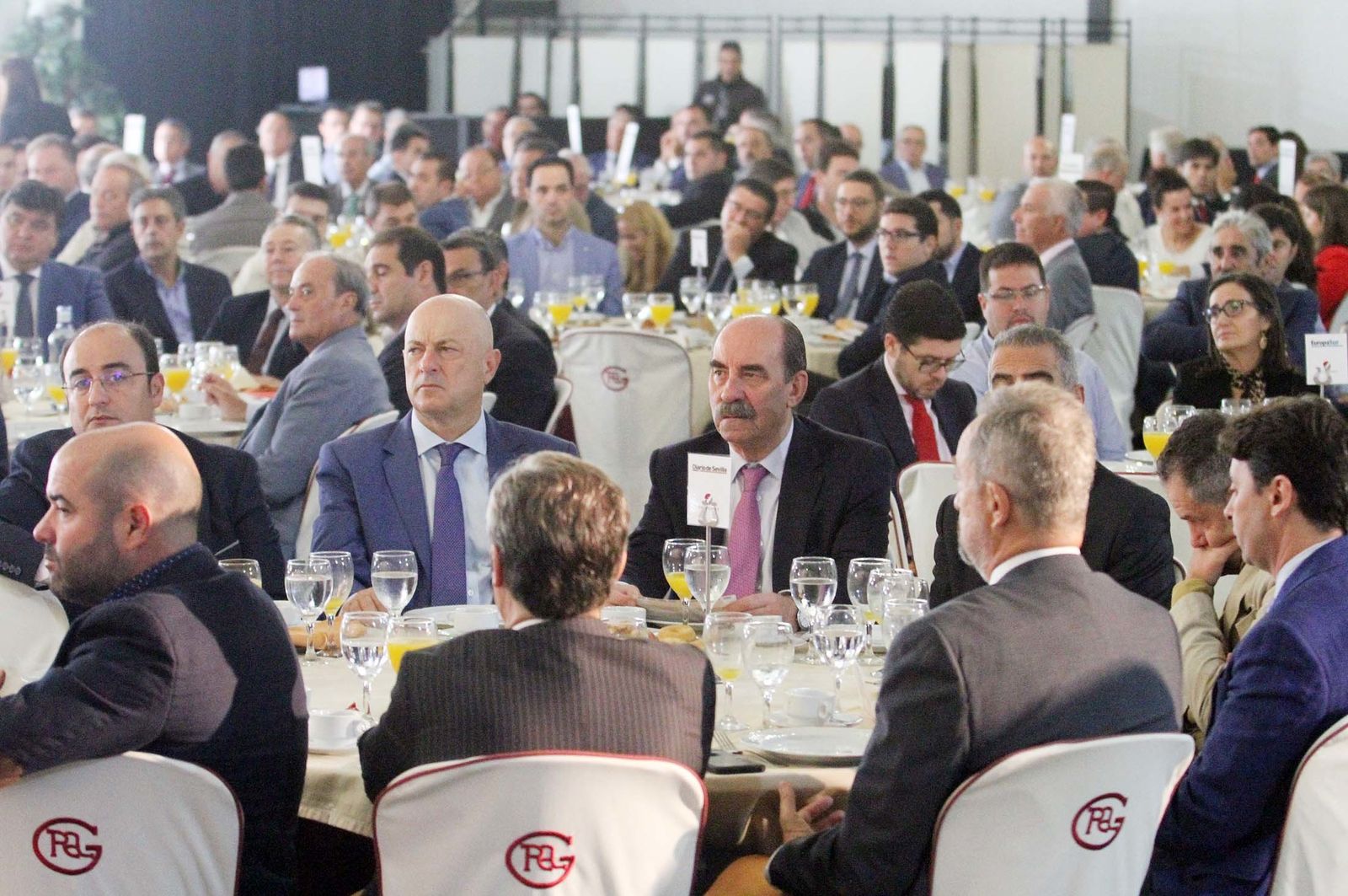 Imágenes del Desayuno Informativo del Grupo Joly con Javier Targhetta