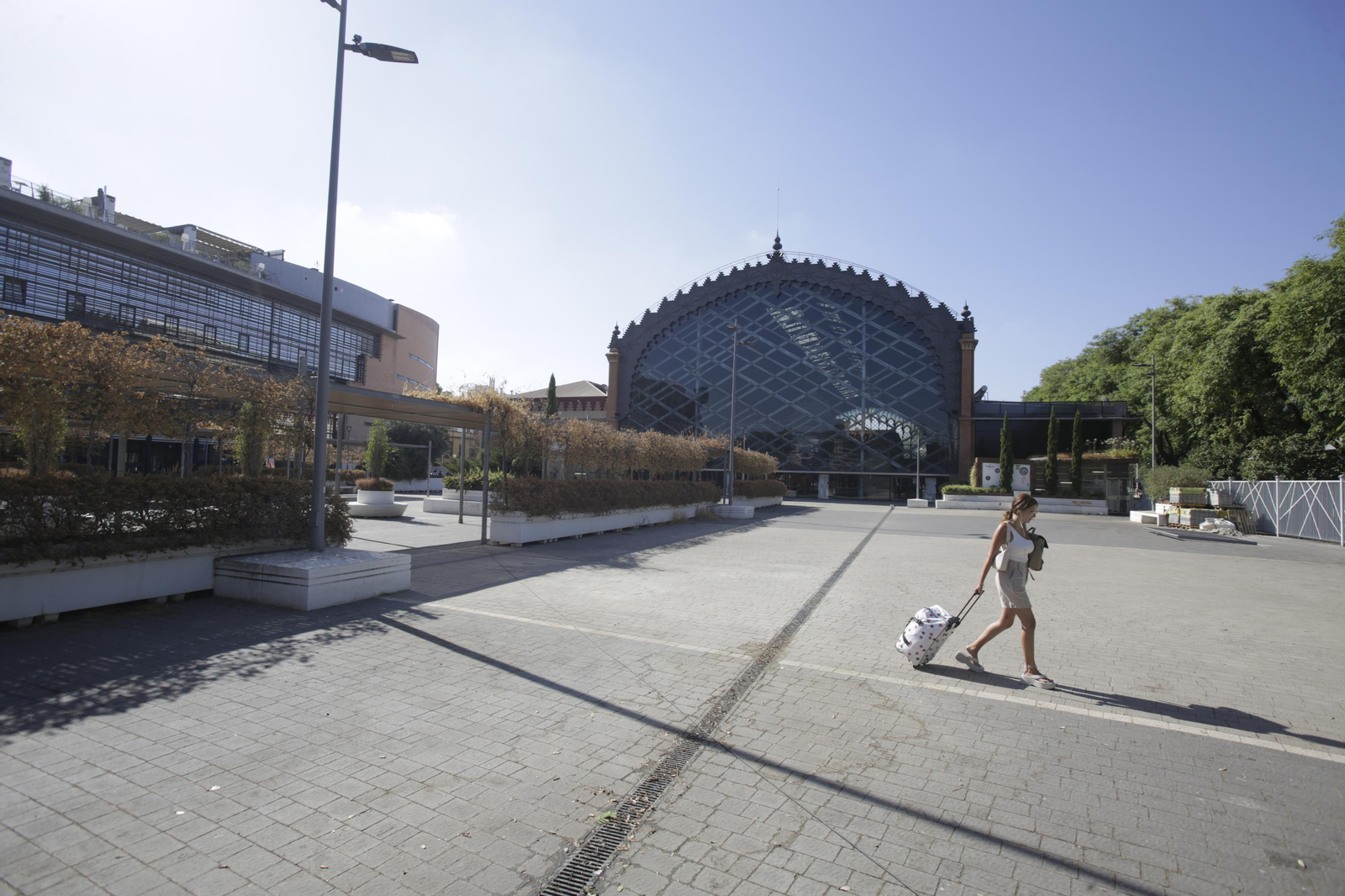 Abandono y mal estado de la plaza entre Mercadona y Plaza de Armas