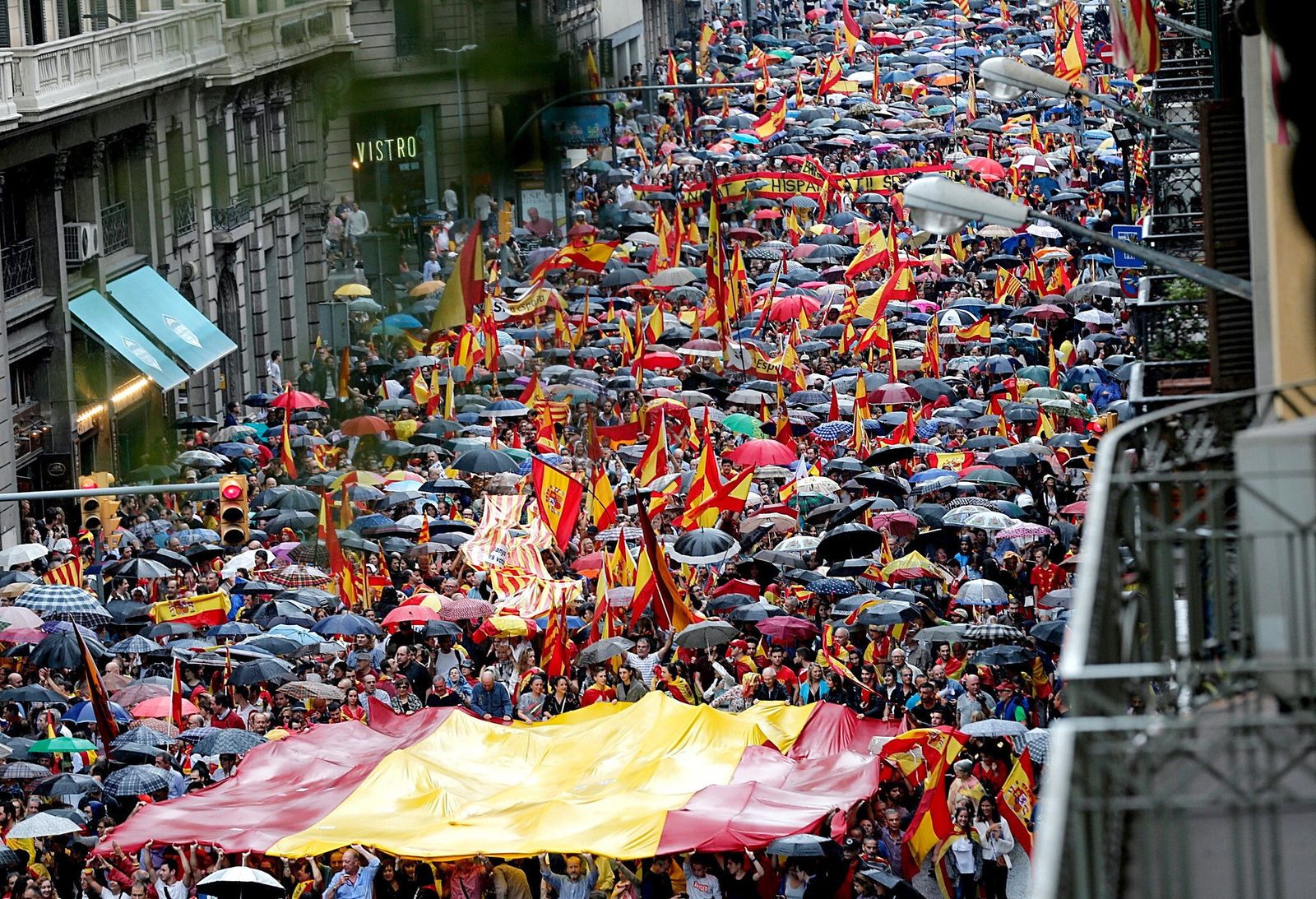 La marcha por la "unidad de España" en Barcelona, en imágenes