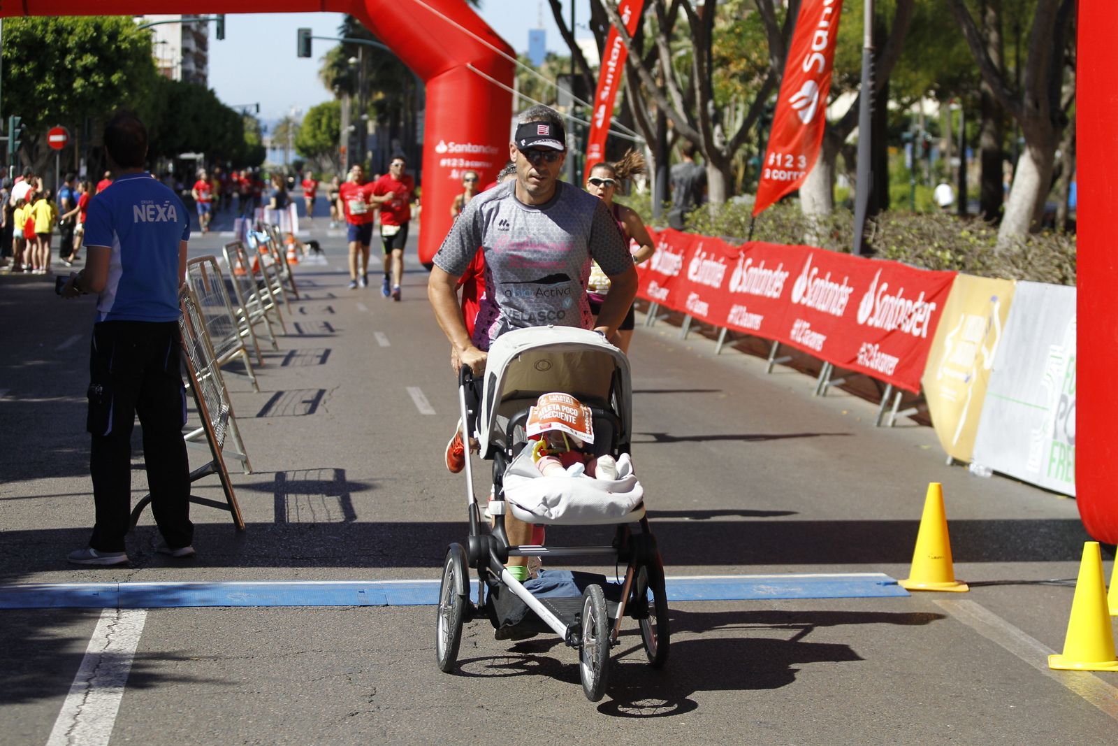 Fotogalería carrera atletismo popular enfermedades poco frecuentes. La Salle Almería