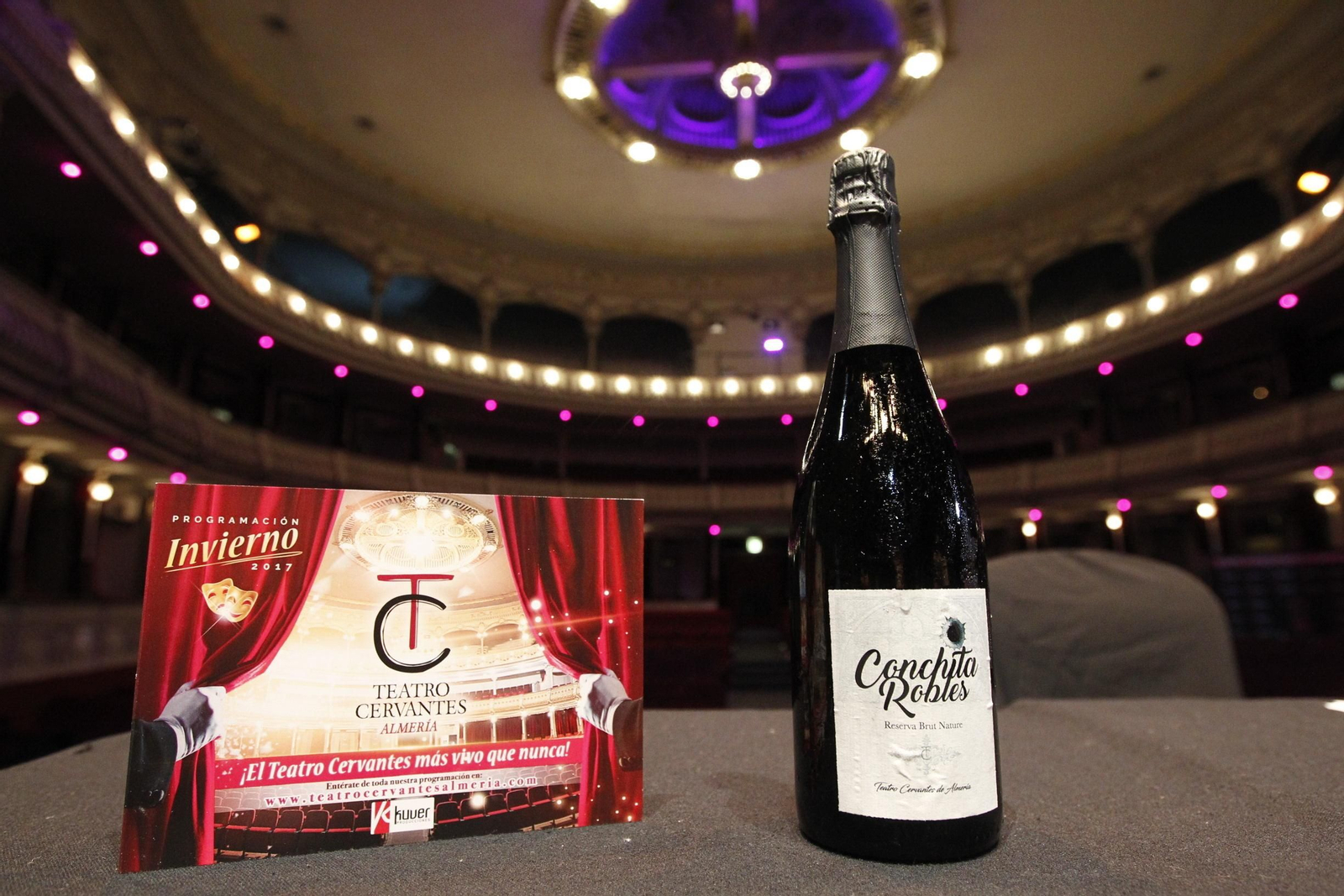 El Teatro Cervantes ha hecho una gran apuesta por un cava de calidad que rinde homenaje a una actriz almeriense asesinada durante una representación.