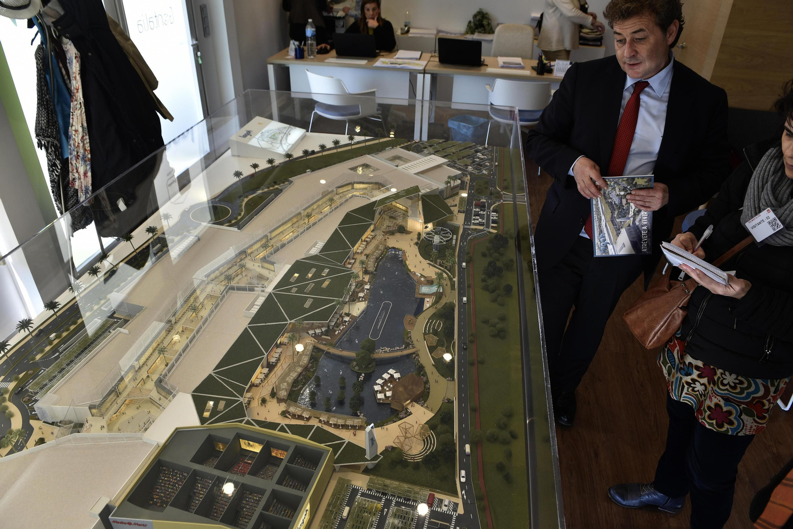 Estado actual de las obras del centro comercial Lagoh de Palmas Altas. Febrero de 2019