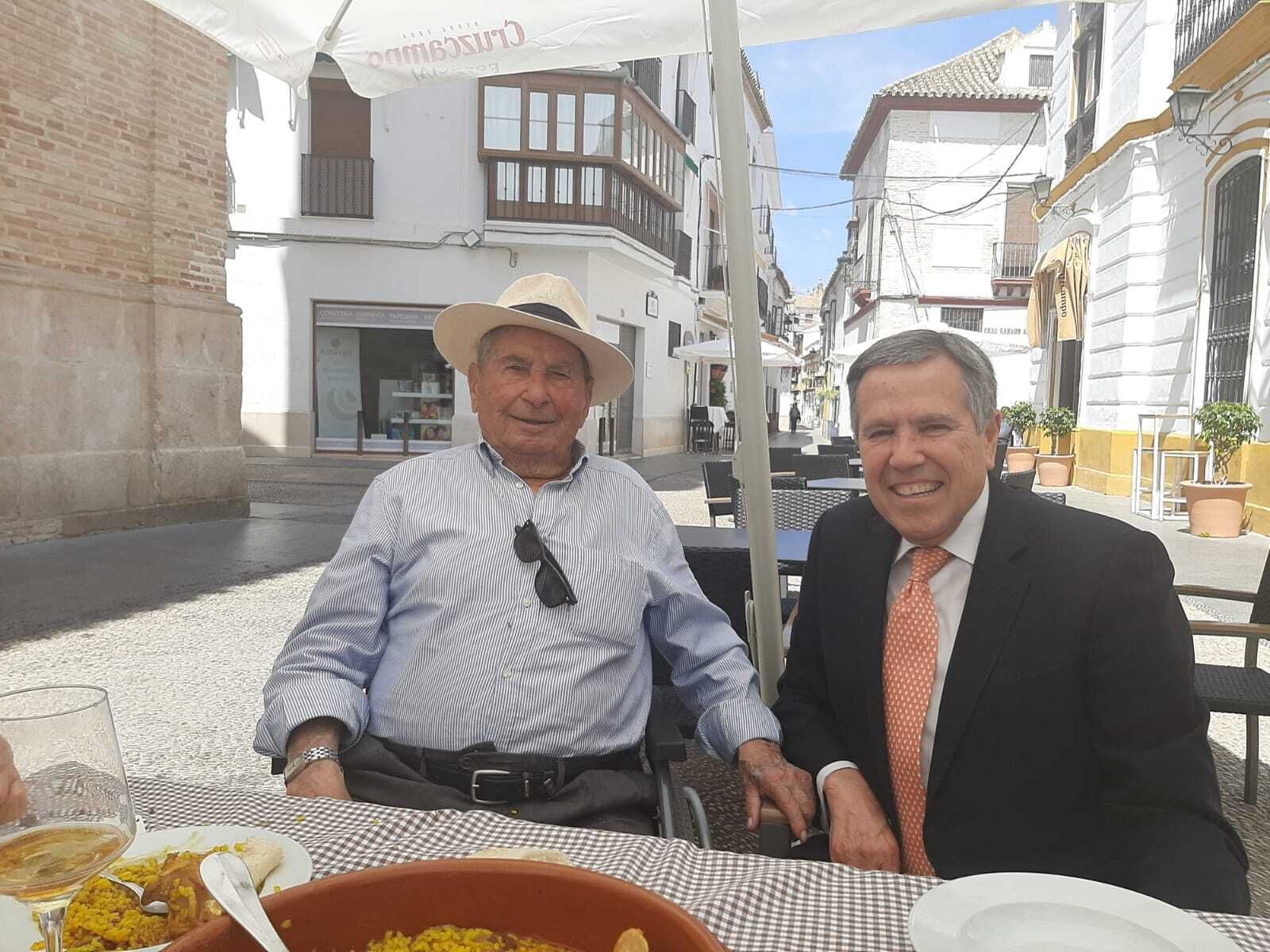 Manuel Melero con el abogado Fernando Osuna.