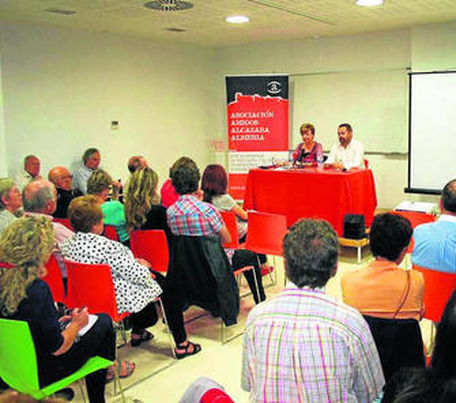 Lorenzo Cara durante la charla junto a María Teresa Pérez.
