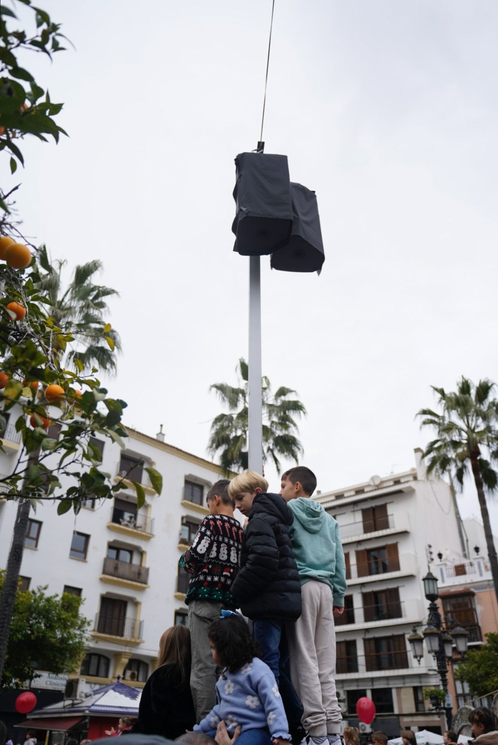 Fotos de las campanadas infantiles en la Plaza Alta de Algeciras