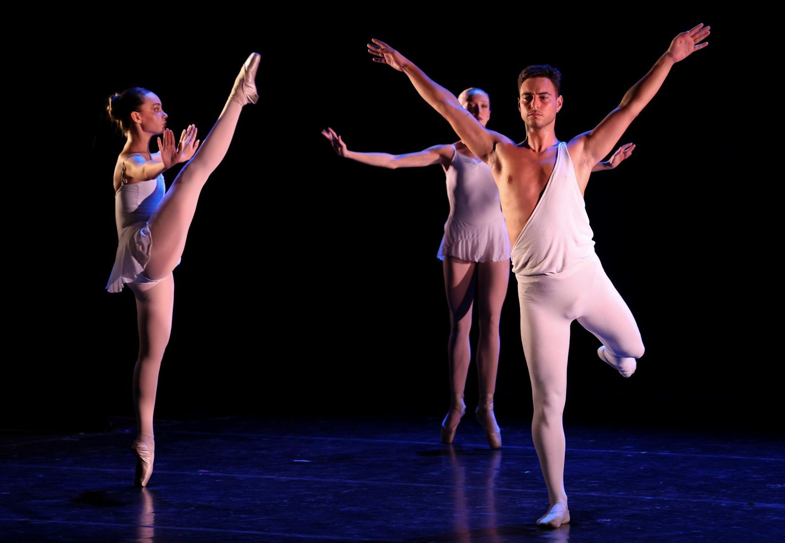 La danza alza el vuelo en el Conservatorio Ángel Pericet de Málaga, en imágenes