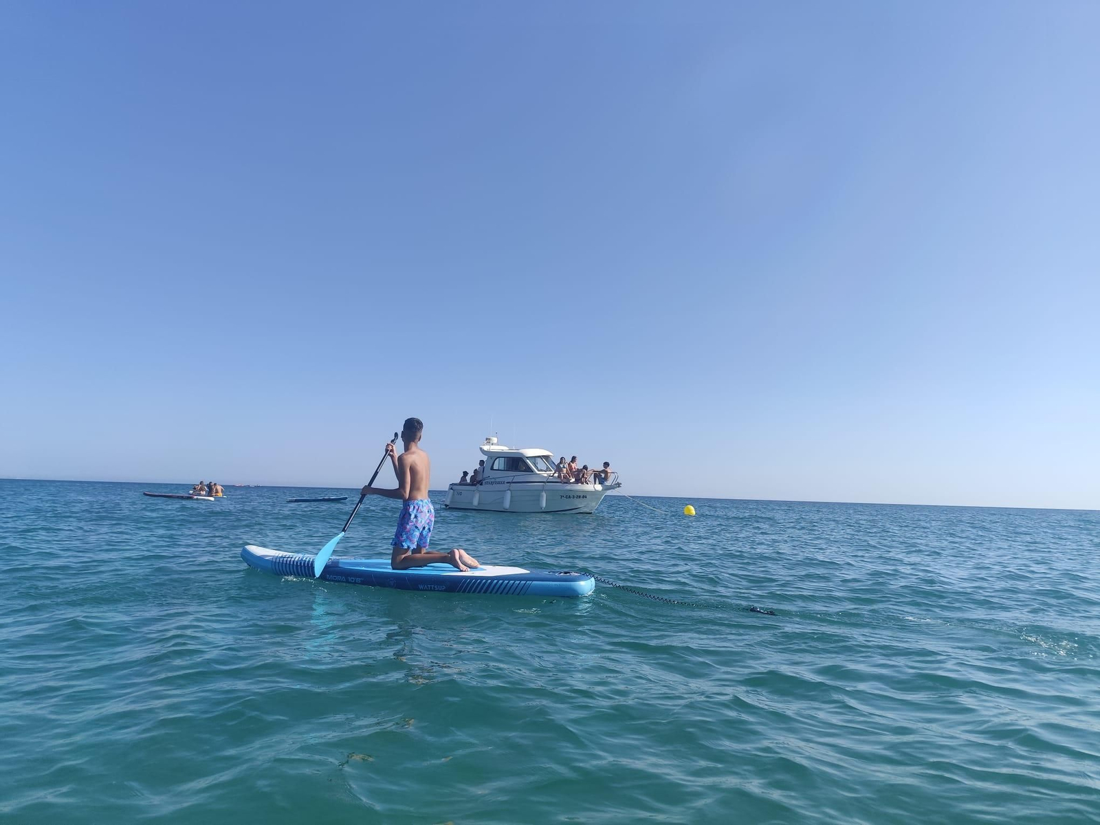 Una tarde de Paddle Surf bordeando los acantilados de Conil Una tarde de Paddle Surf bordeando los acantilados de Conil