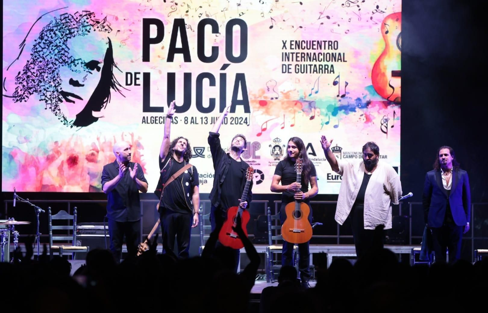 Los integrantes del sexteto, tras la actuación en el parque María Cristina.